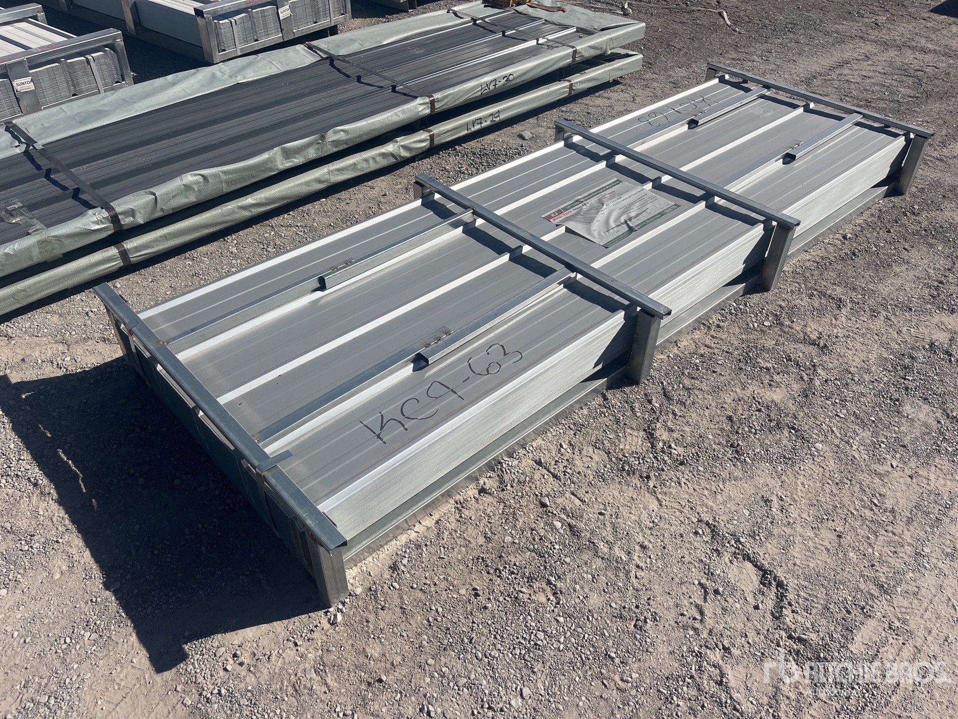 Aspect général with Image, coin arrière gauche