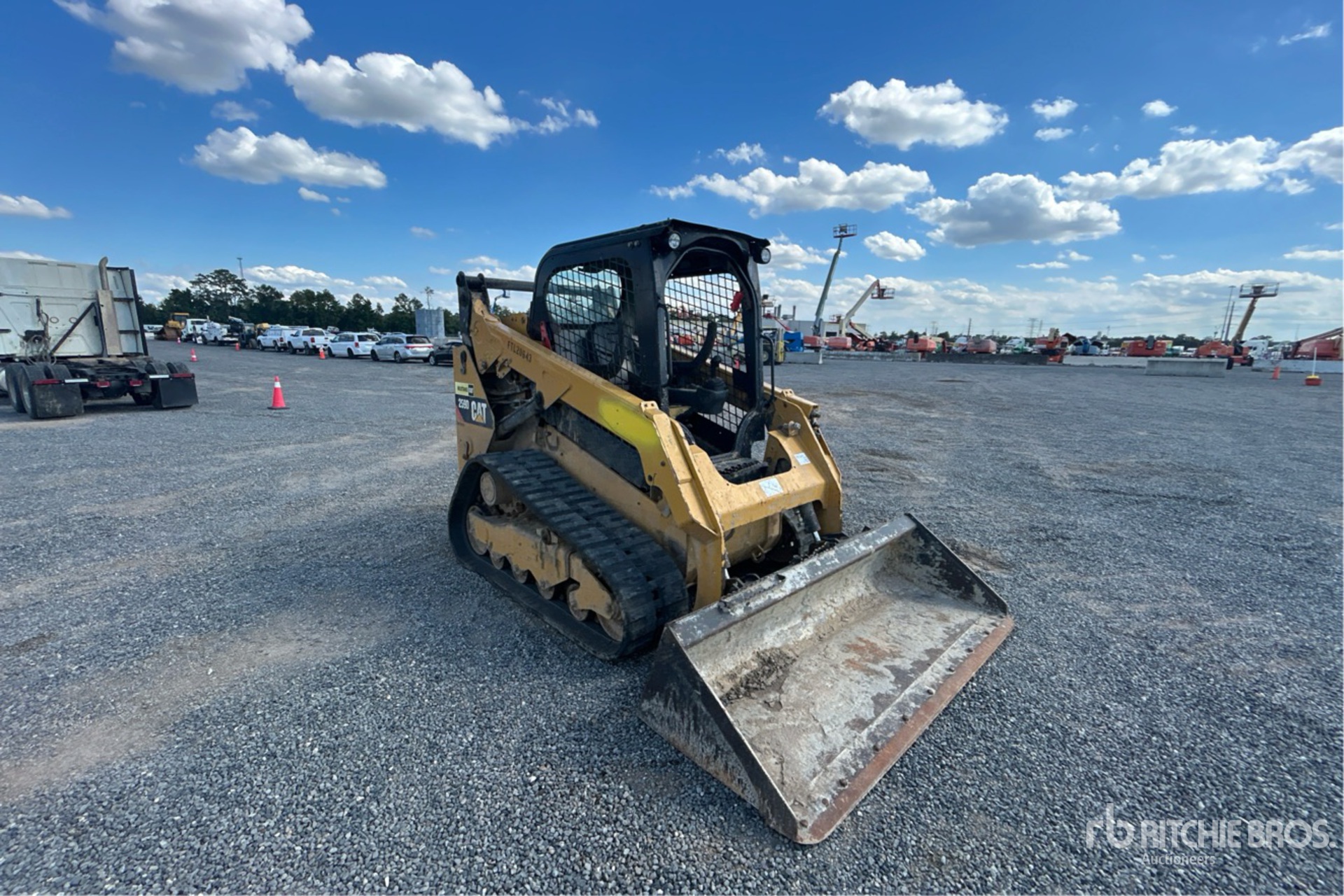 MINI CARGADOR SOBRE ORUGAS 2019 COMPAC 259D