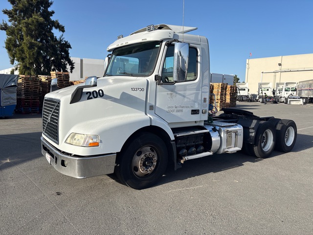 2015 Volvo VNM 6x4 T/A Day Cab Truck Tractor (Inoperable)