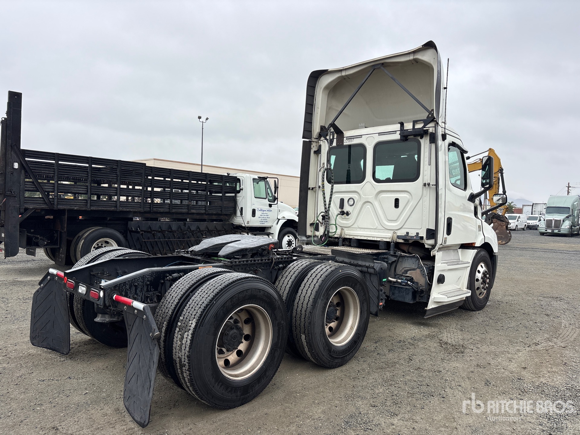 General Appearance with Bild, Ecke hinten rechts