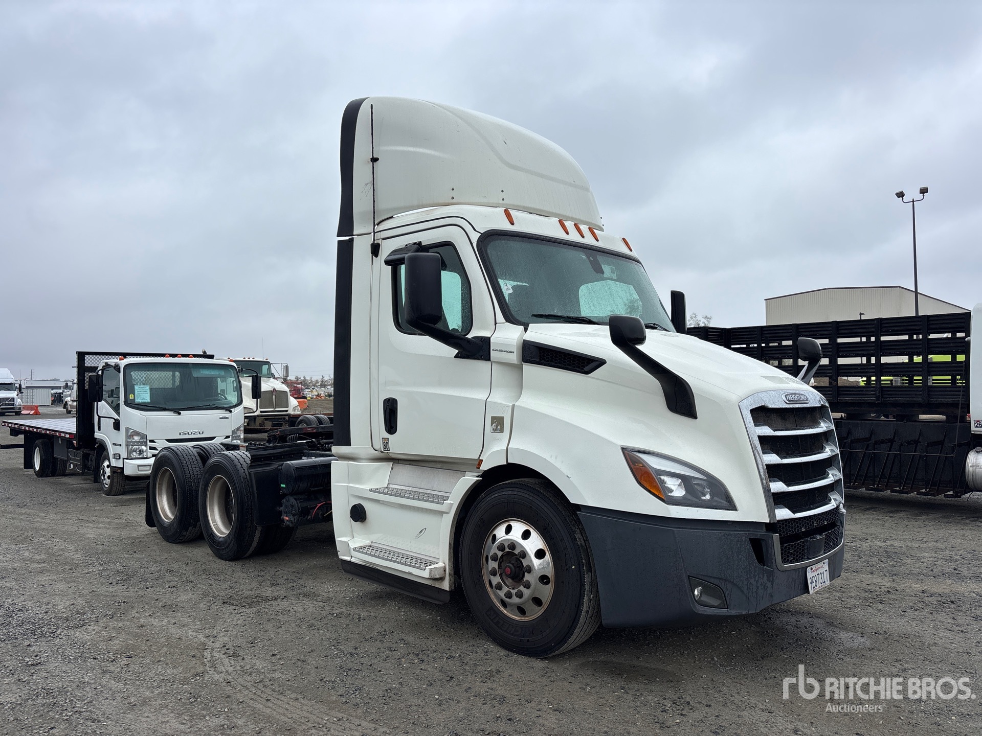 General Appearance with Bild, Ecke vorne rechts