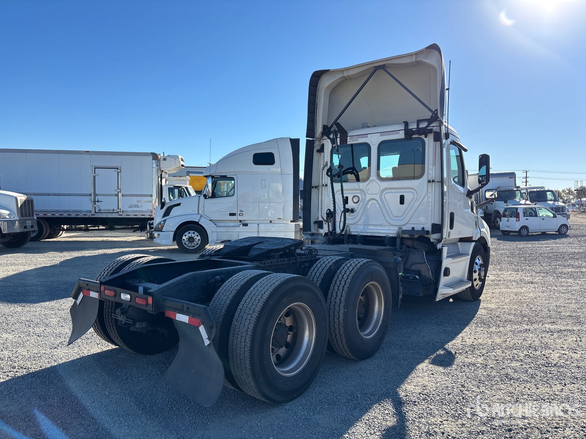 General Appearance with Imagen: esquina trasera derecha