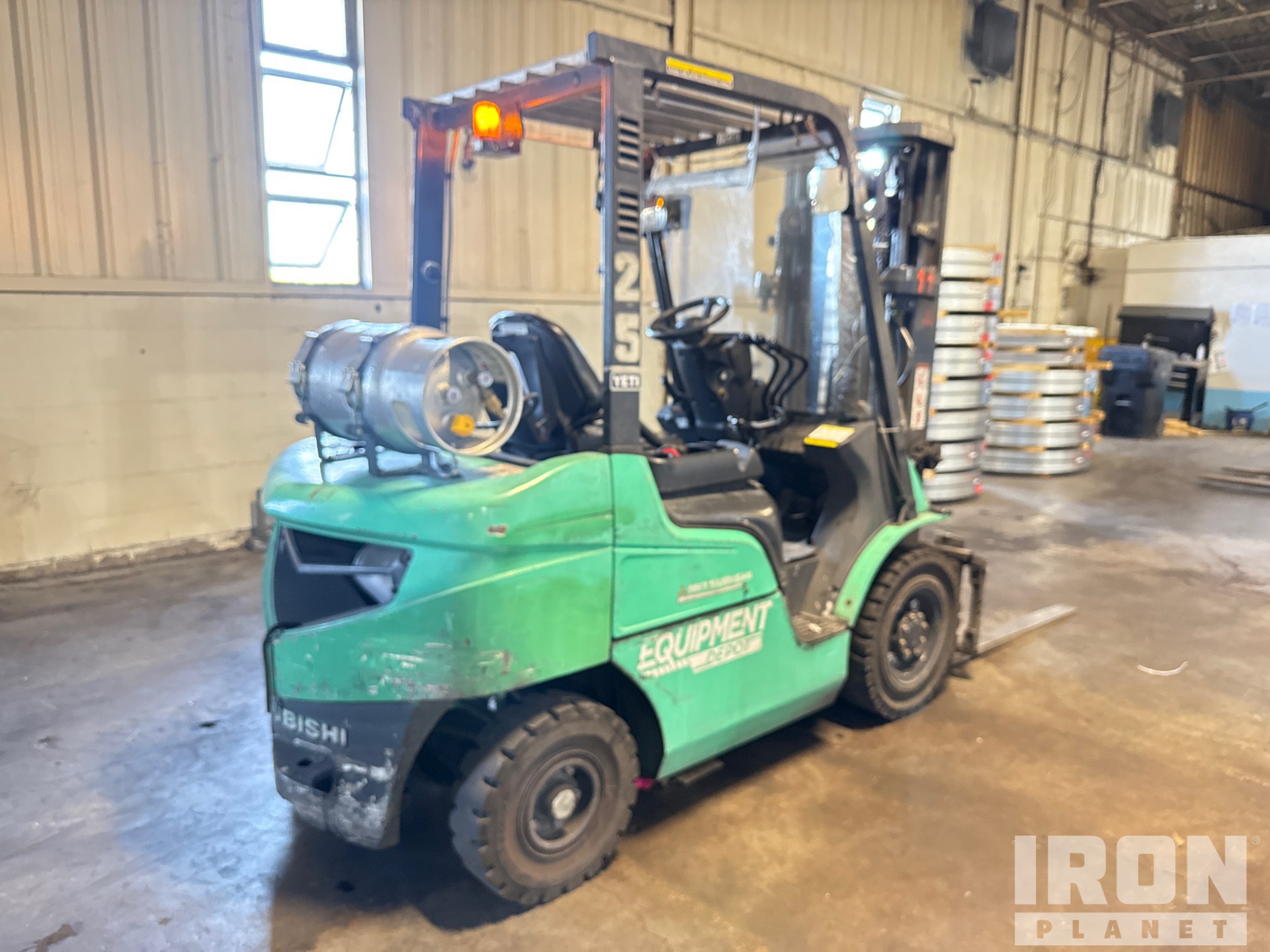 General Appearance - Lift Truck* with Imagen: esquina trasera derecha