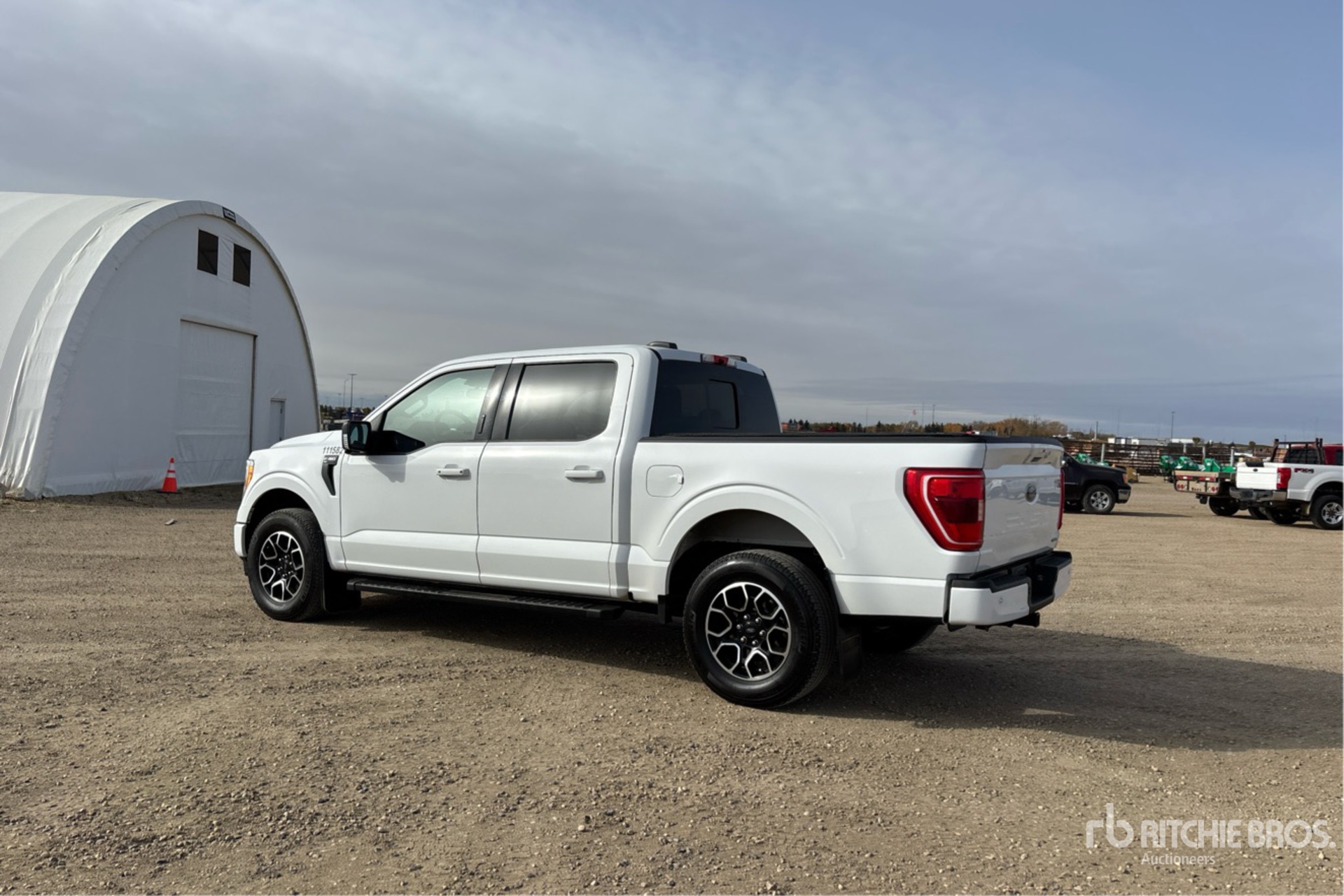 General Appearance with Picture, Left Rear Corner