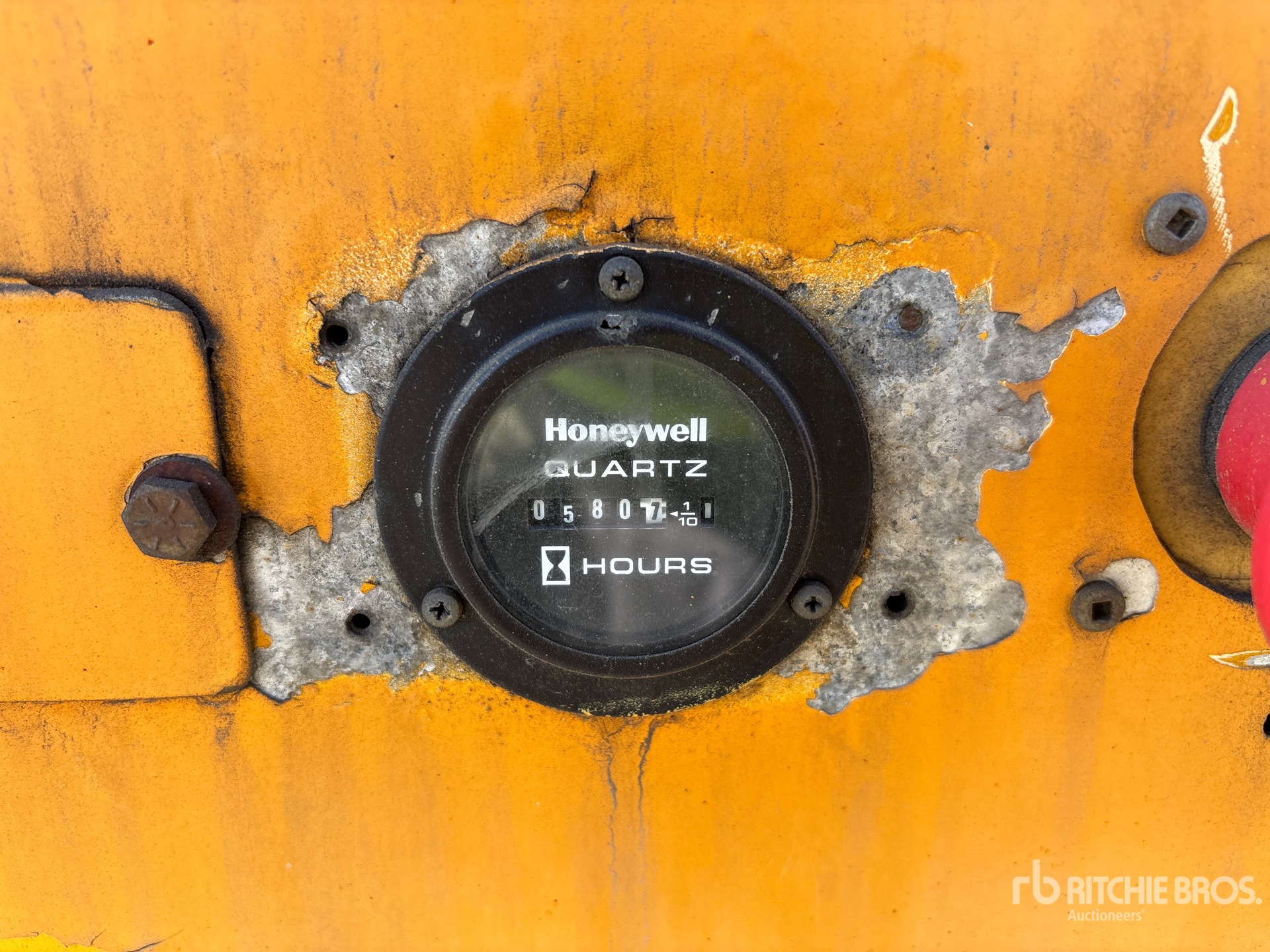 General Appearance with Hour Meter / Odometer