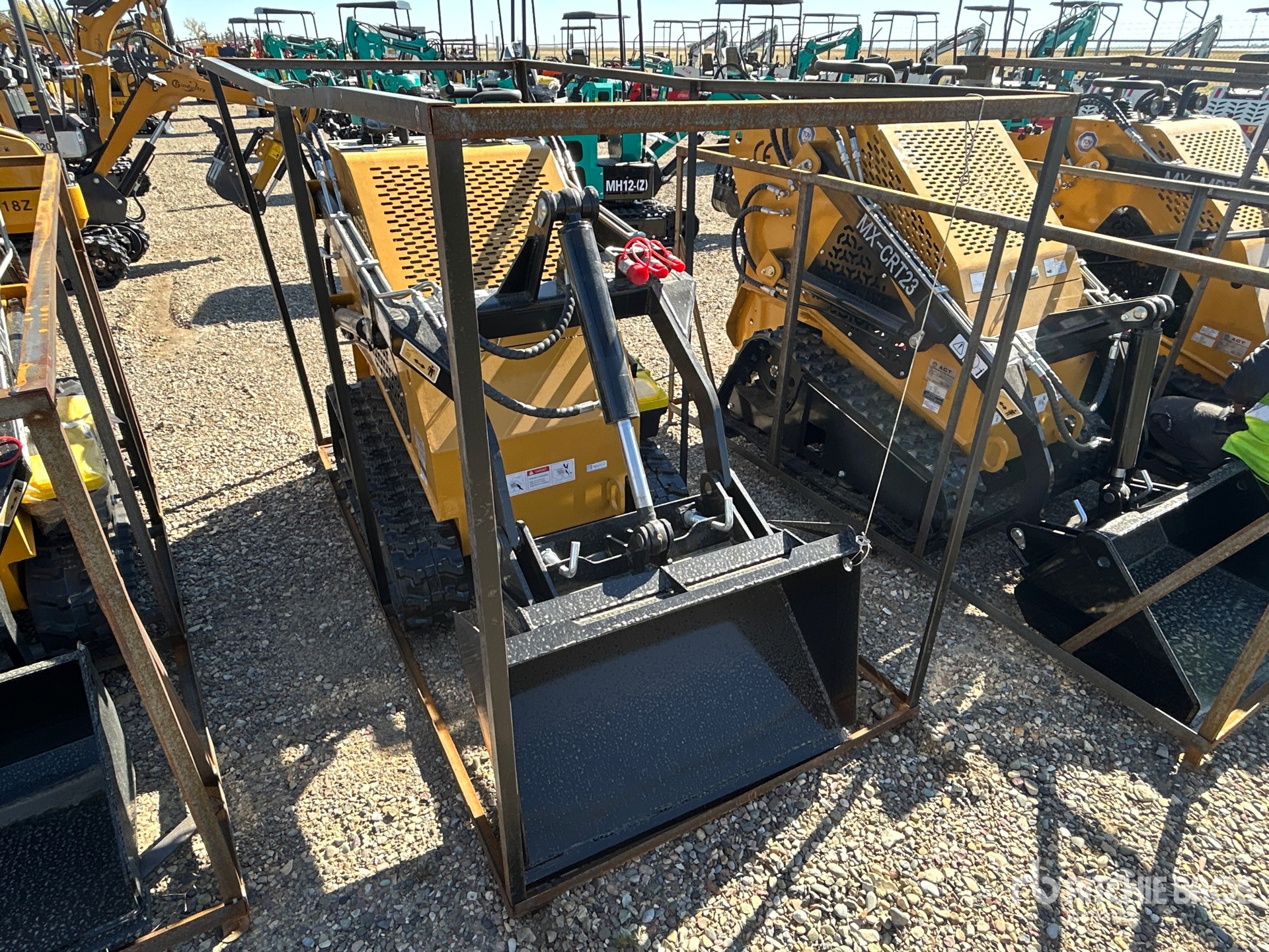 MINI CARGADOR SOBRE ORUGAS COMPACTO 2025 COMPAC MXCRT23