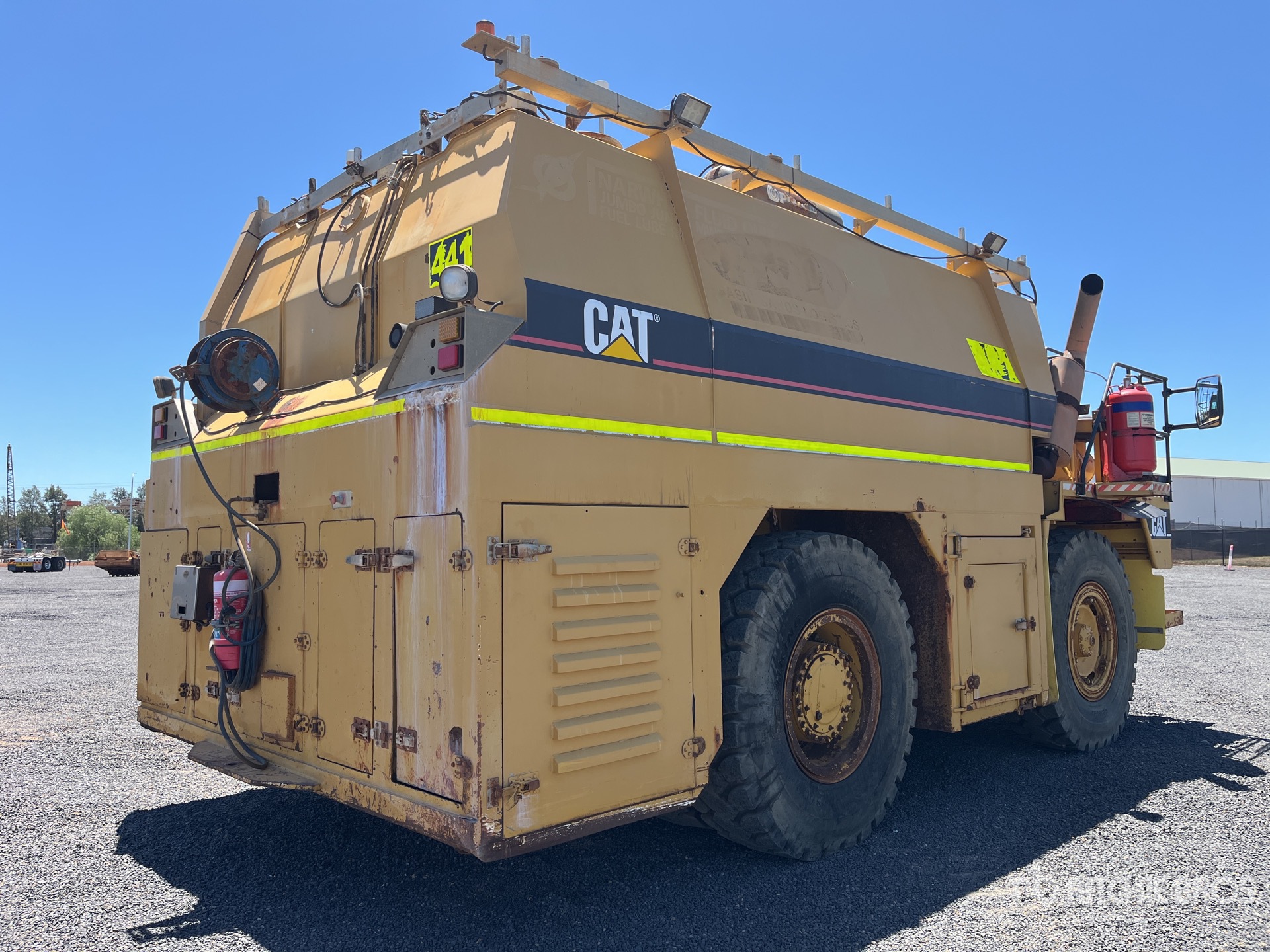 General Appearance with Imagen: esquina trasera derecha