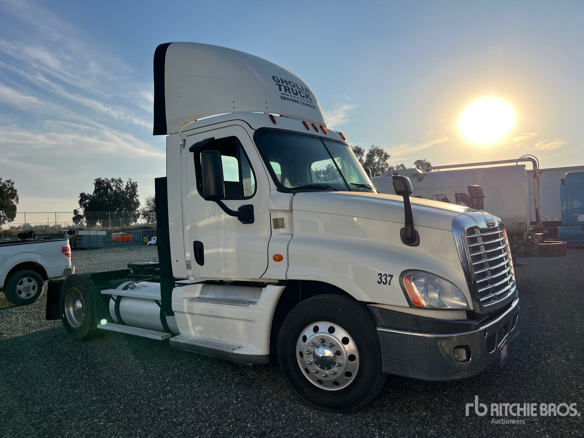 General Appearance with Picture, Right Front Corner