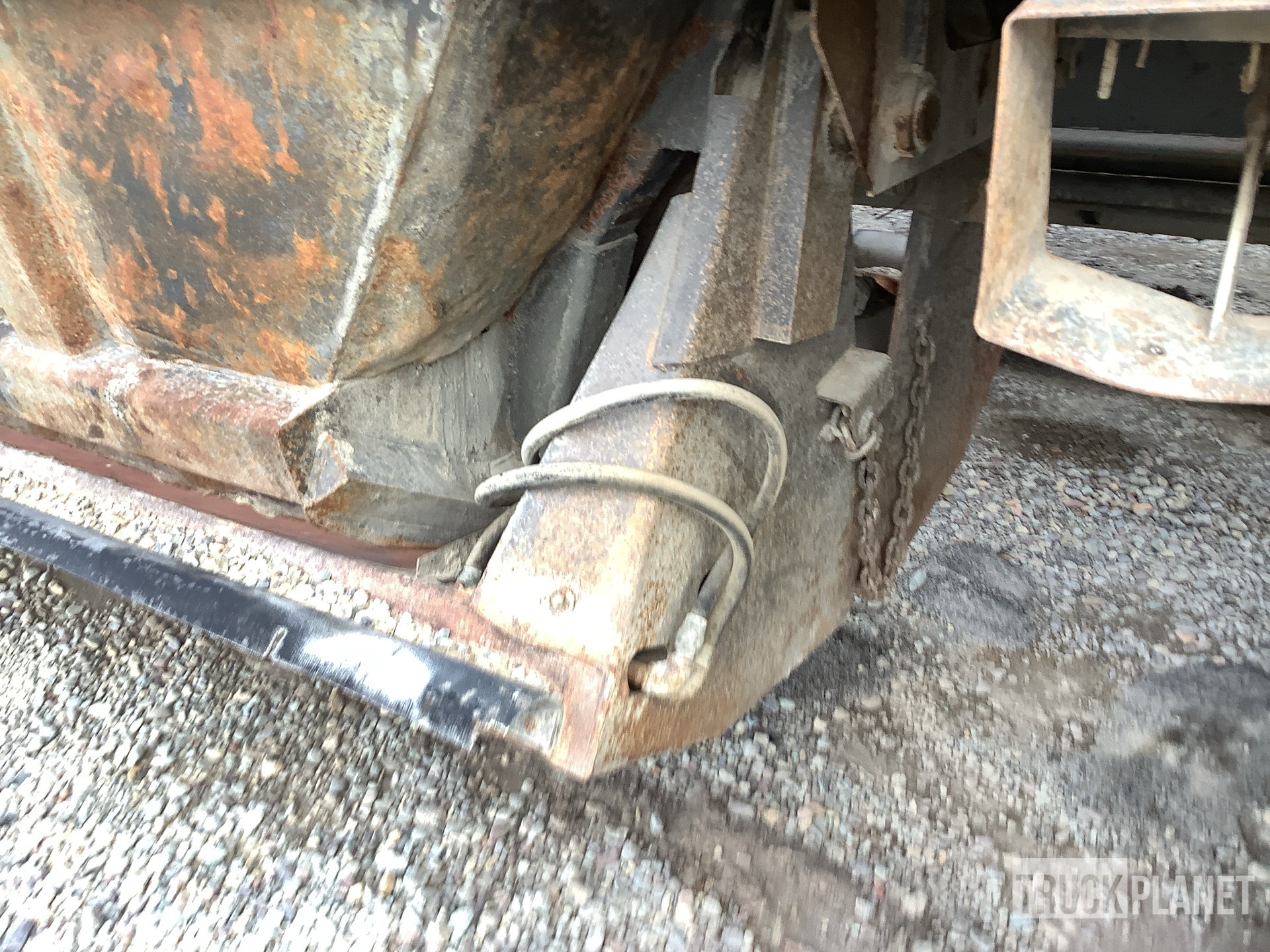 1991 Fruehauf 18 FT TRI/A LEAD