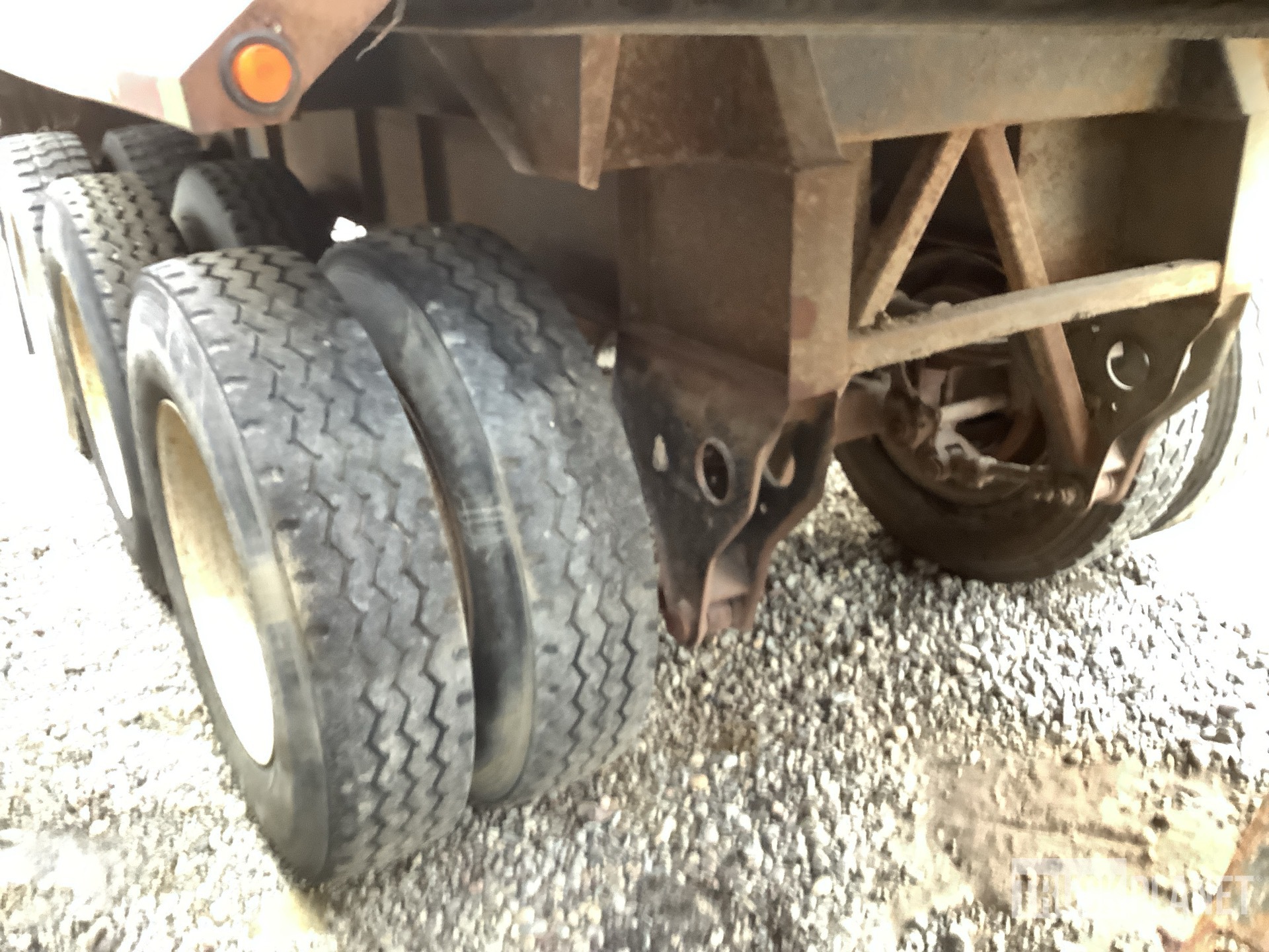 1991 Fruehauf 18 FT TRI/A LEAD