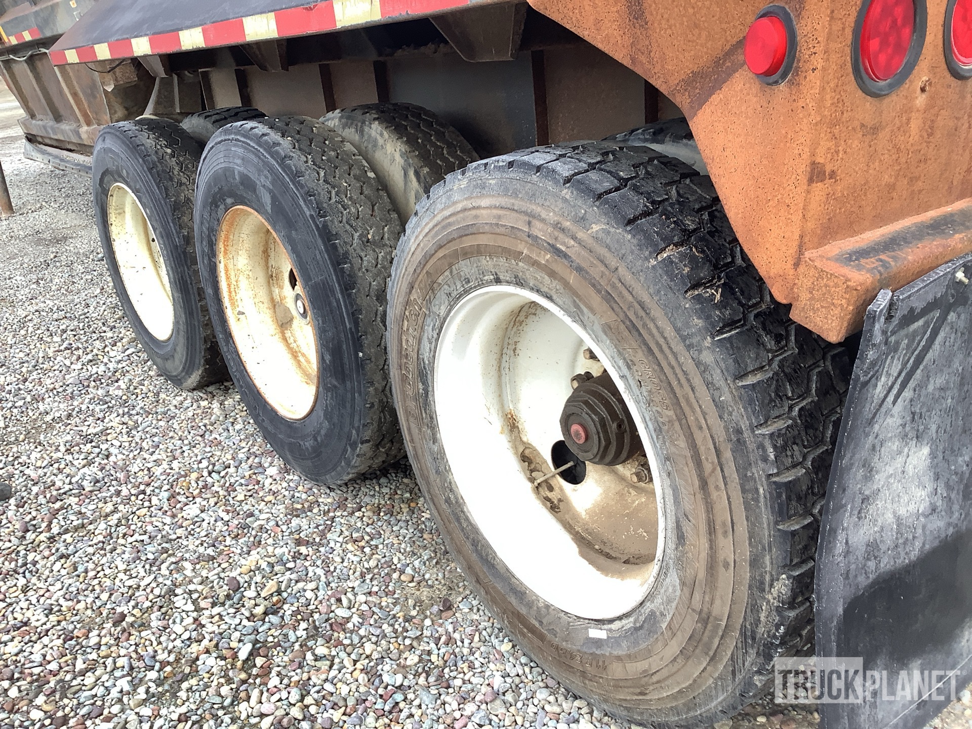 1991 Fruehauf 18 FT TRI/A LEAD