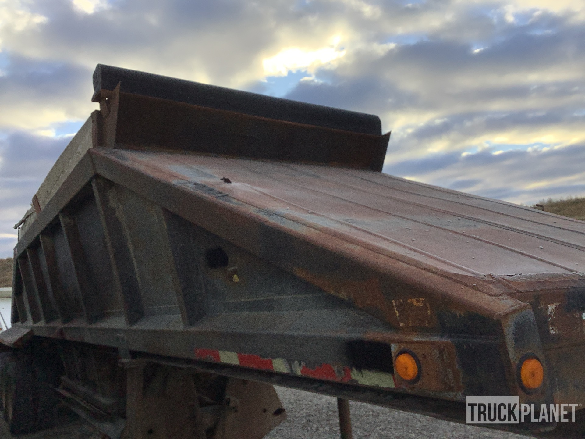 1991 Fruehauf 18 FT TRI/A LEAD