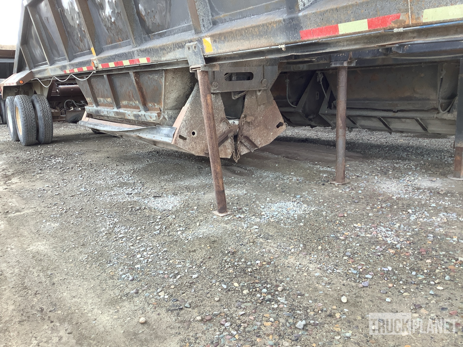 1992 Fruehauf 18 FT 40 FT T/A LEAD