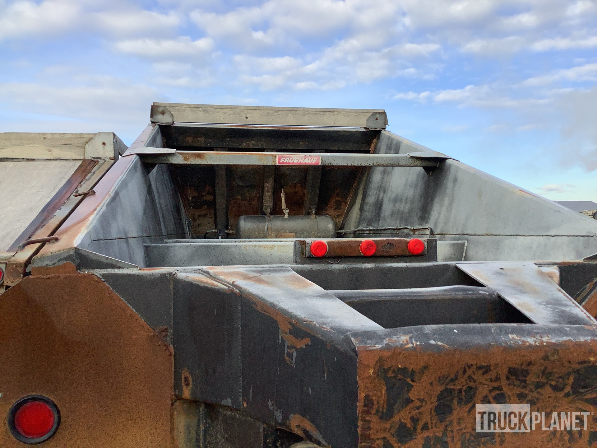 1992 Fruehauf 18 FT 40 FT T/A LEAD