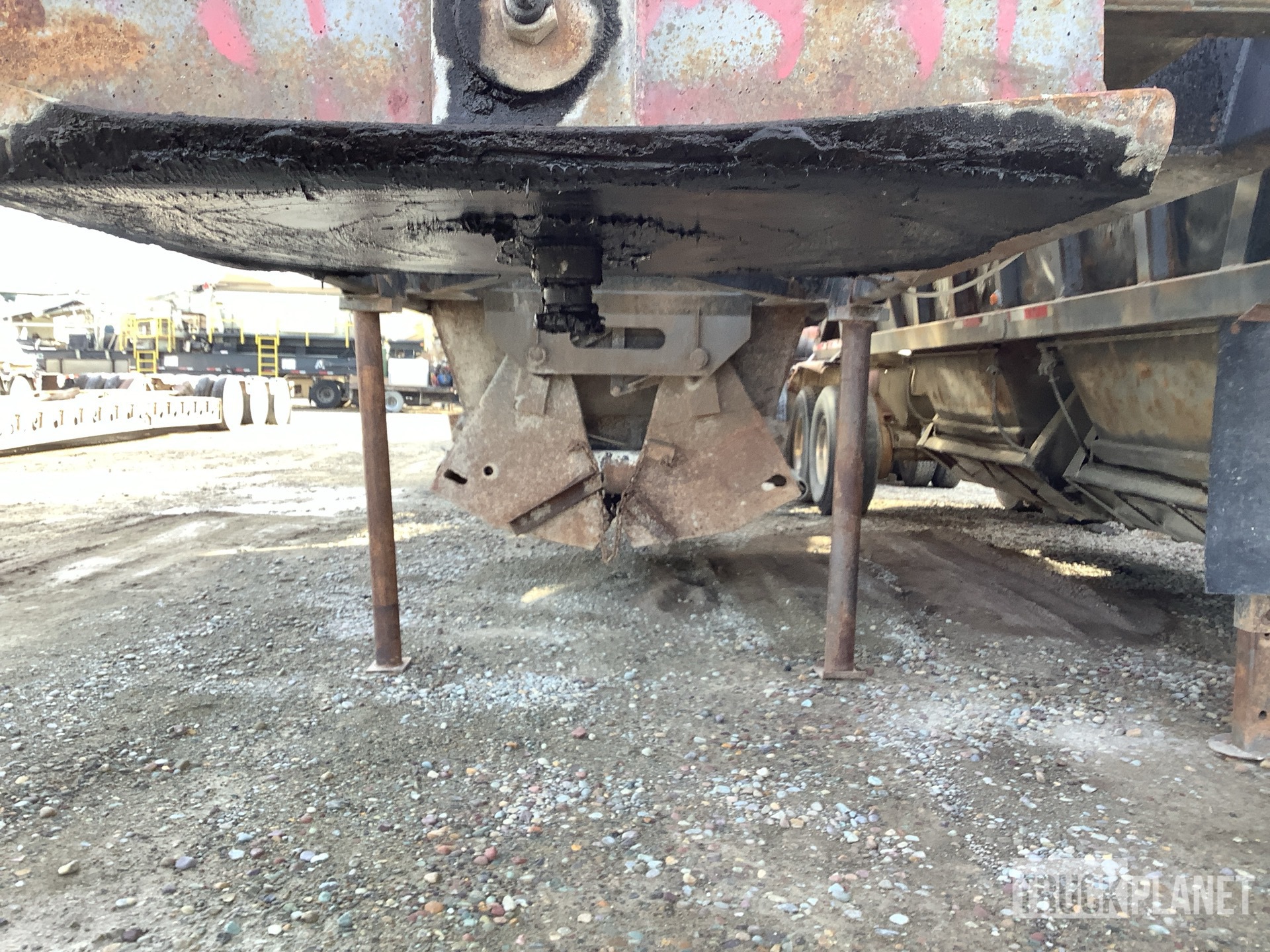 1992 Fruehauf 18 FT 40 FT T/A LEAD