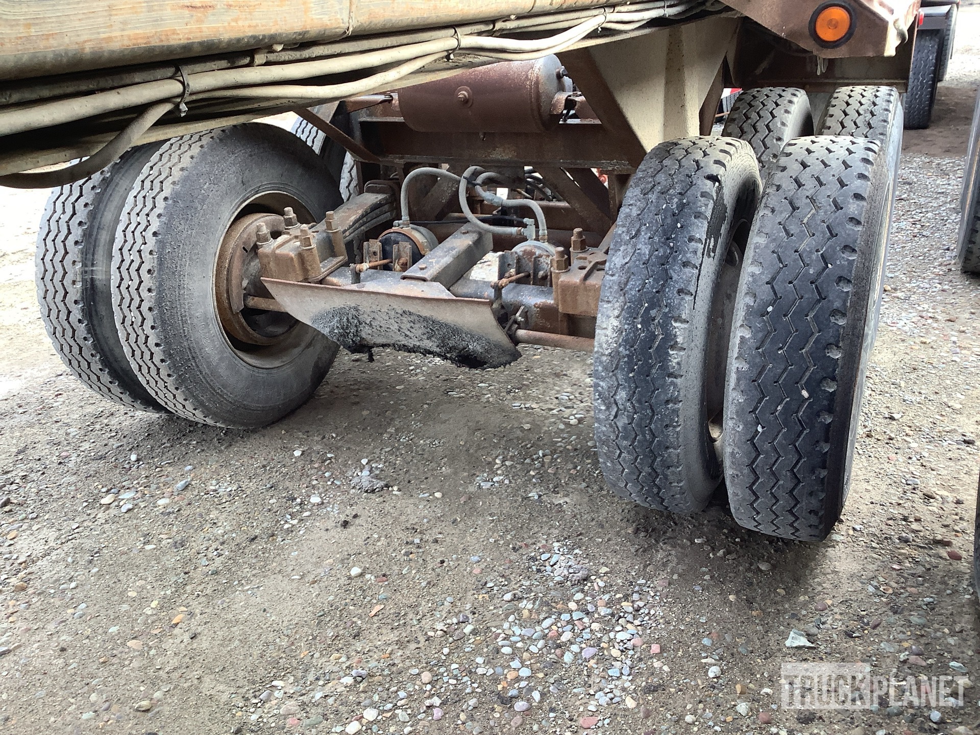 1992 Fruehauf 18 FT 40 FT T/A LEAD
