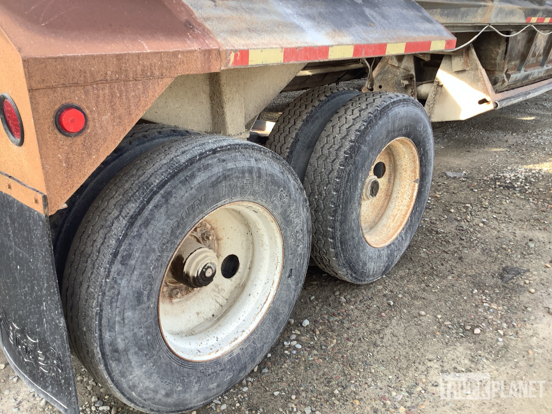 1992 Fruehauf 18 FT 40 FT T/A LEAD