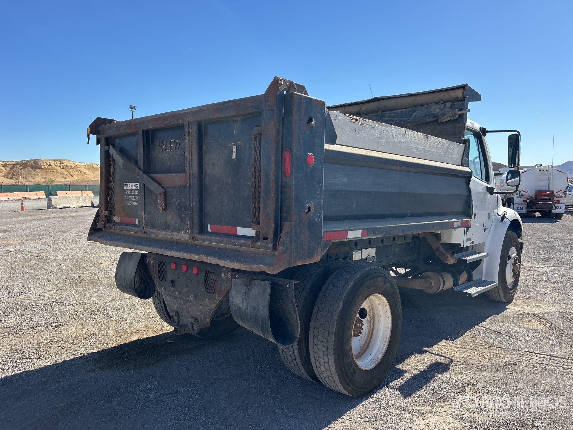 Aspect général with Image, coin arrière droit