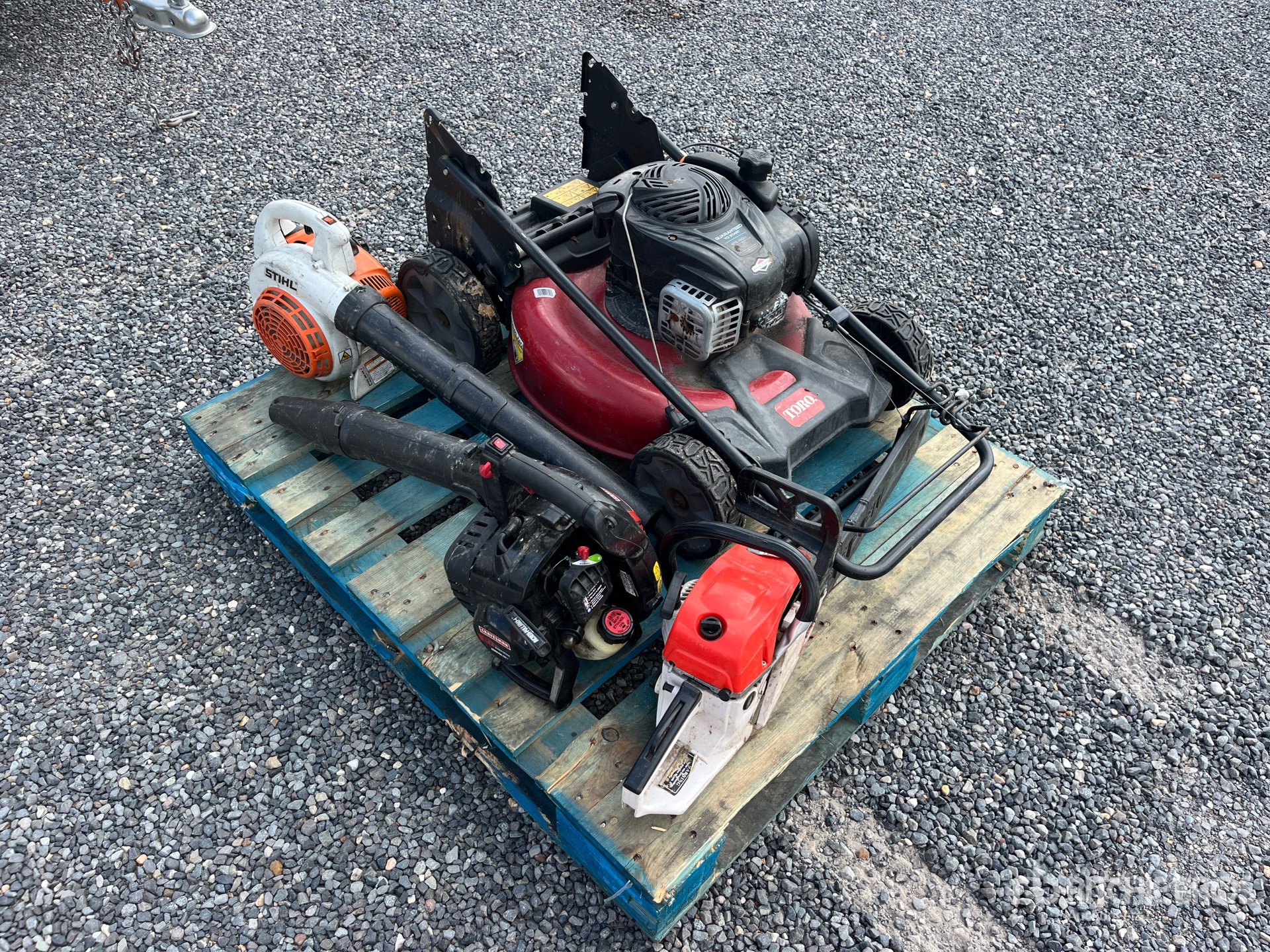 General Appearance with Picture, Right Front Corner