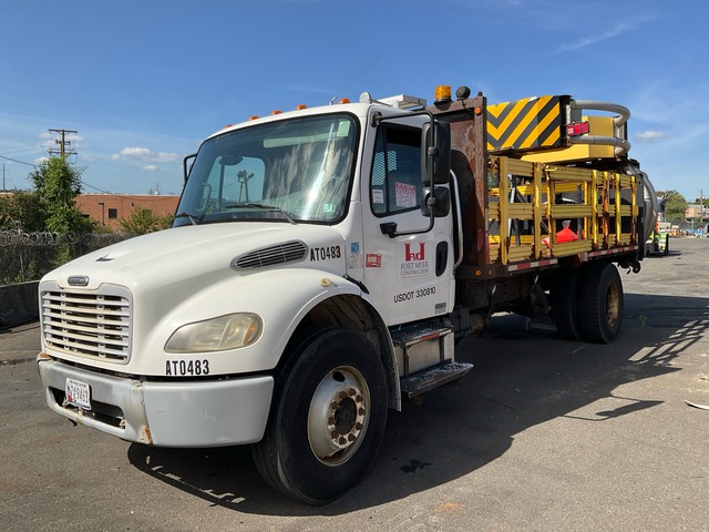 2004 Freightliner M2 106 4x2 Attenuator Truck