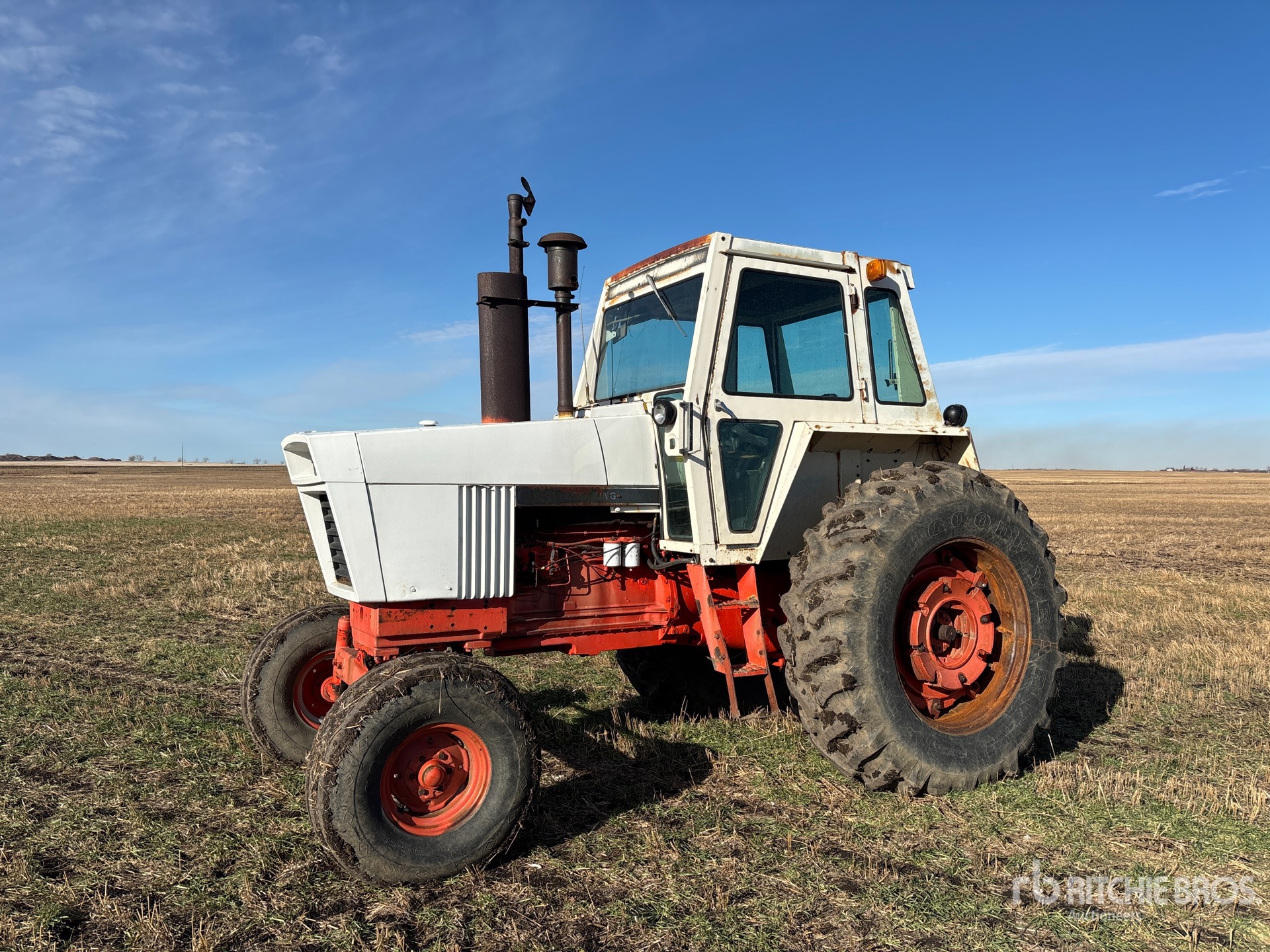 General Appearance with Foto, angolo anteriore sinistro