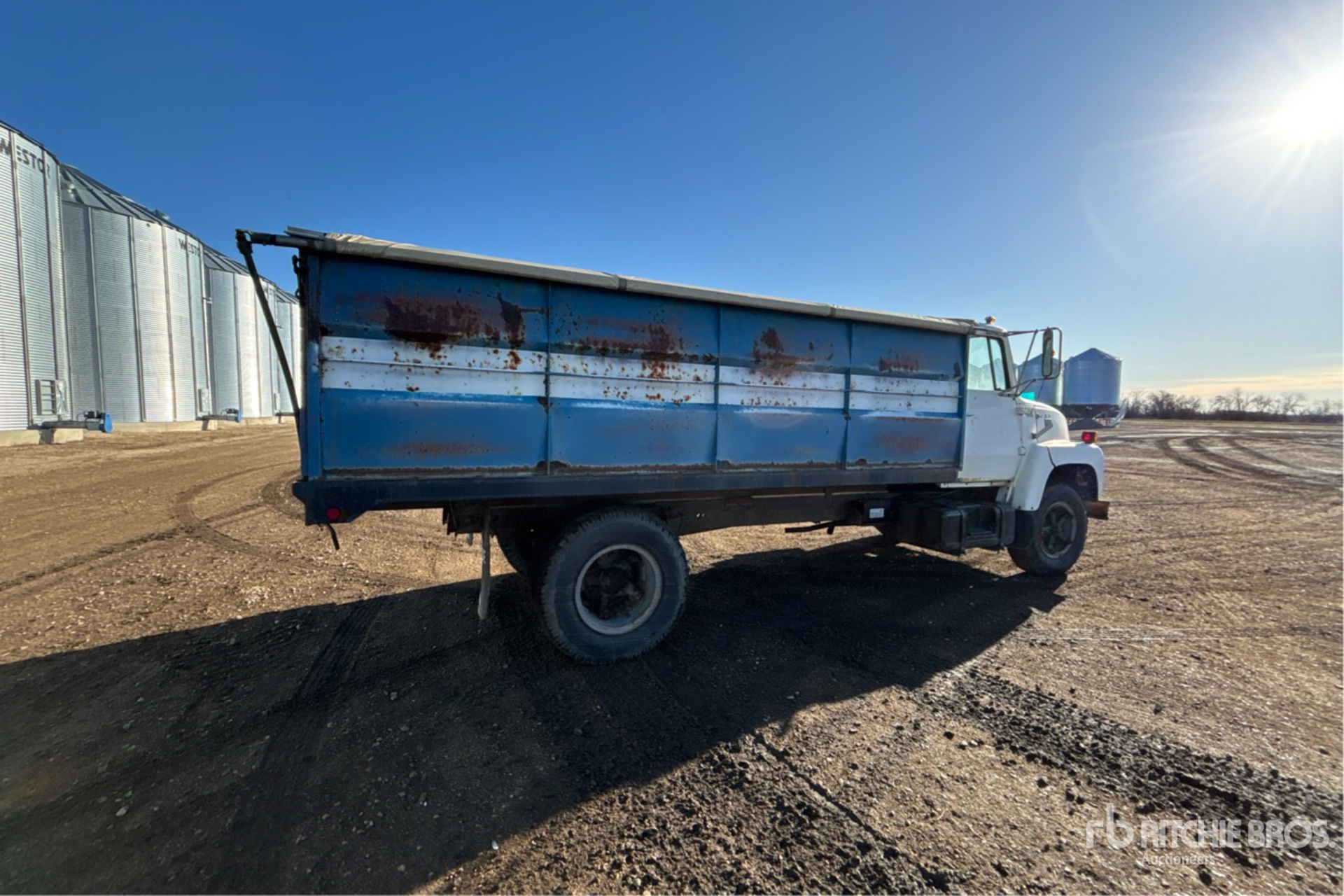 General Appearance with Image, coin arrière droit