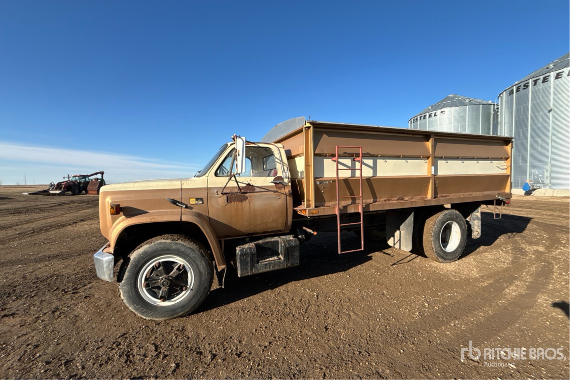 General Appearance with Image, coin avant gauche