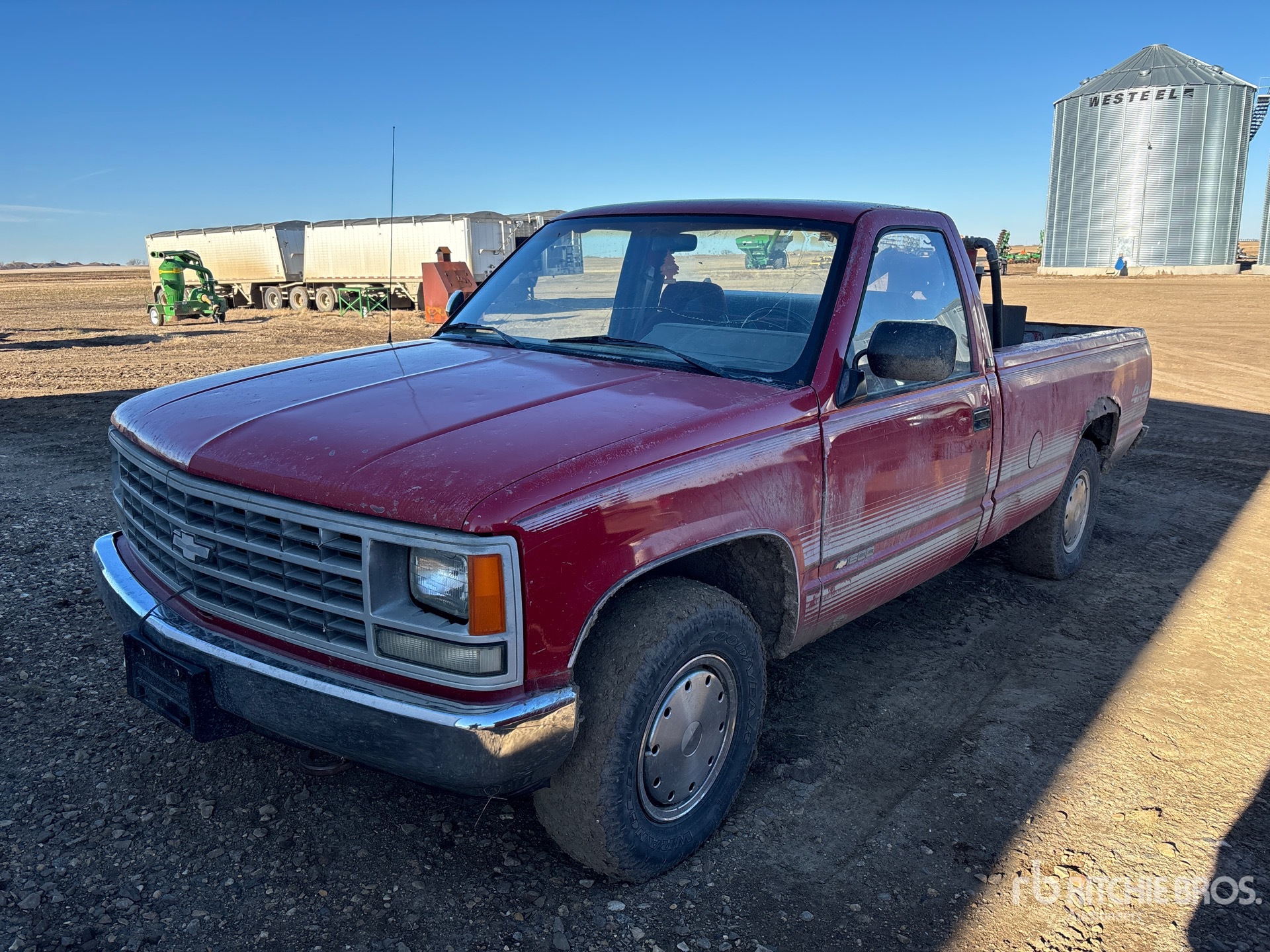 General Appearance with Picture, Left Front Corner