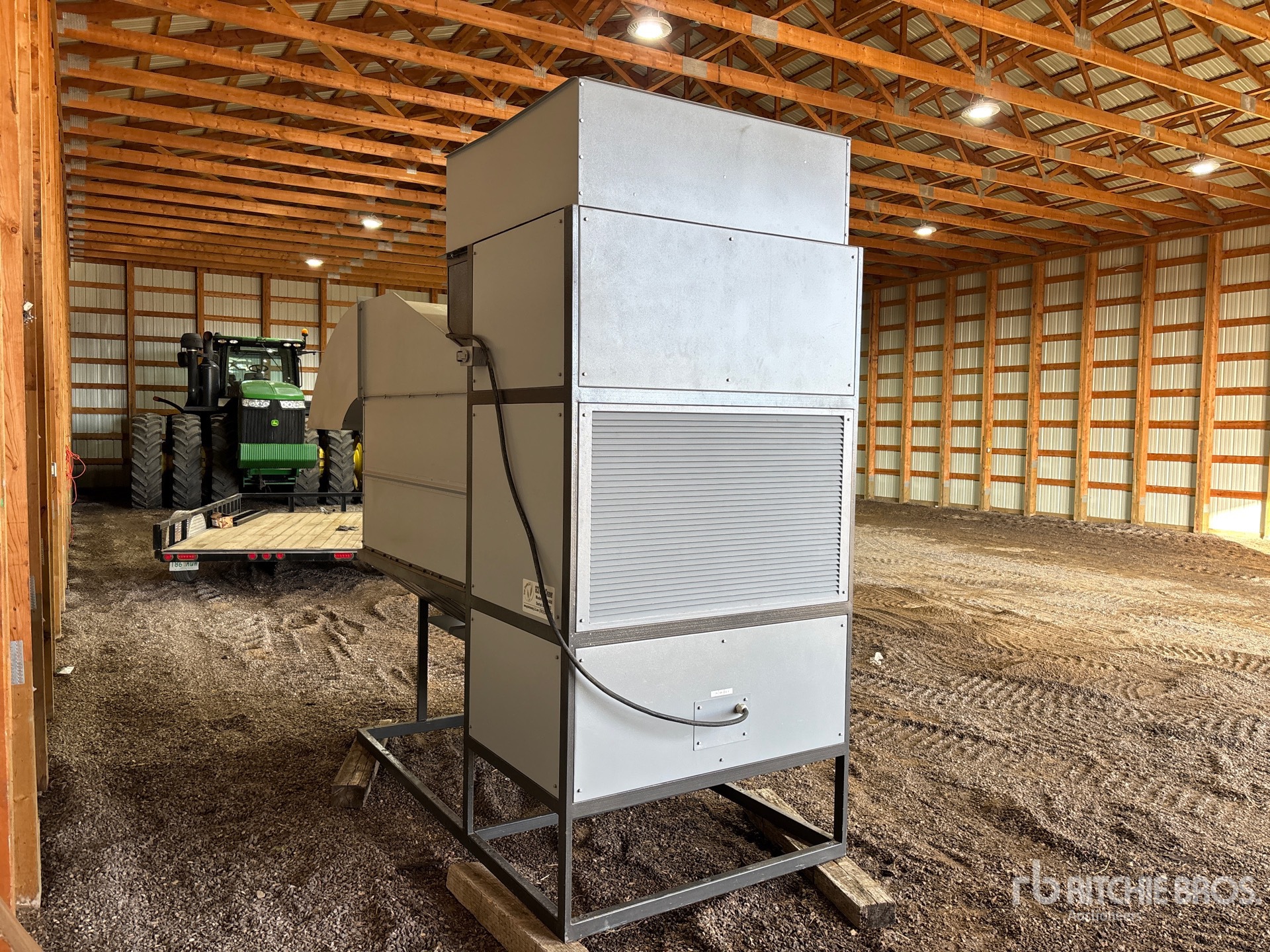 General Appearance with Foto, angolo anteriore sinistro