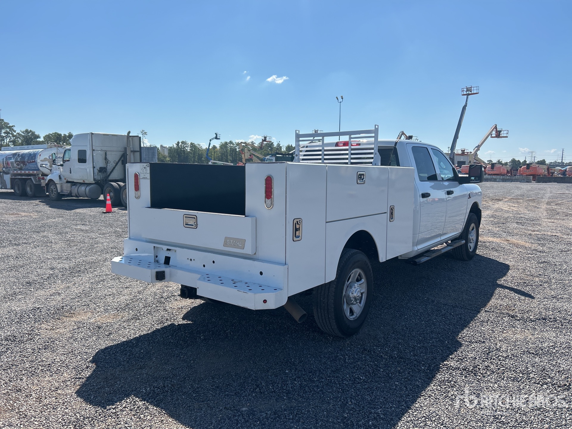General Appearance with Picture, Right Rear Corner