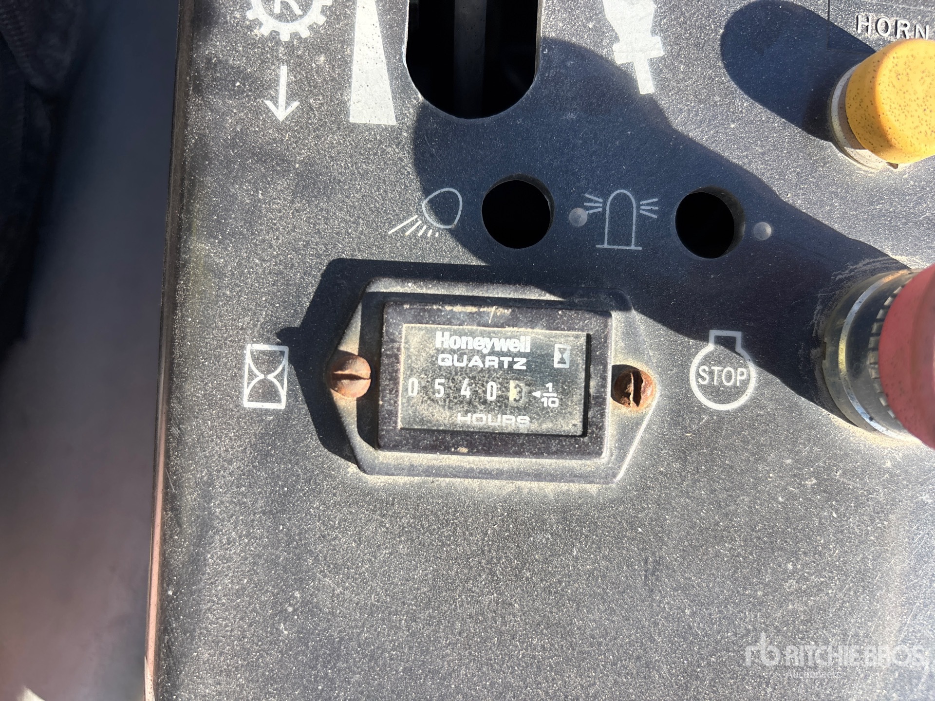 General Appearance with Hour Meter / Odometer