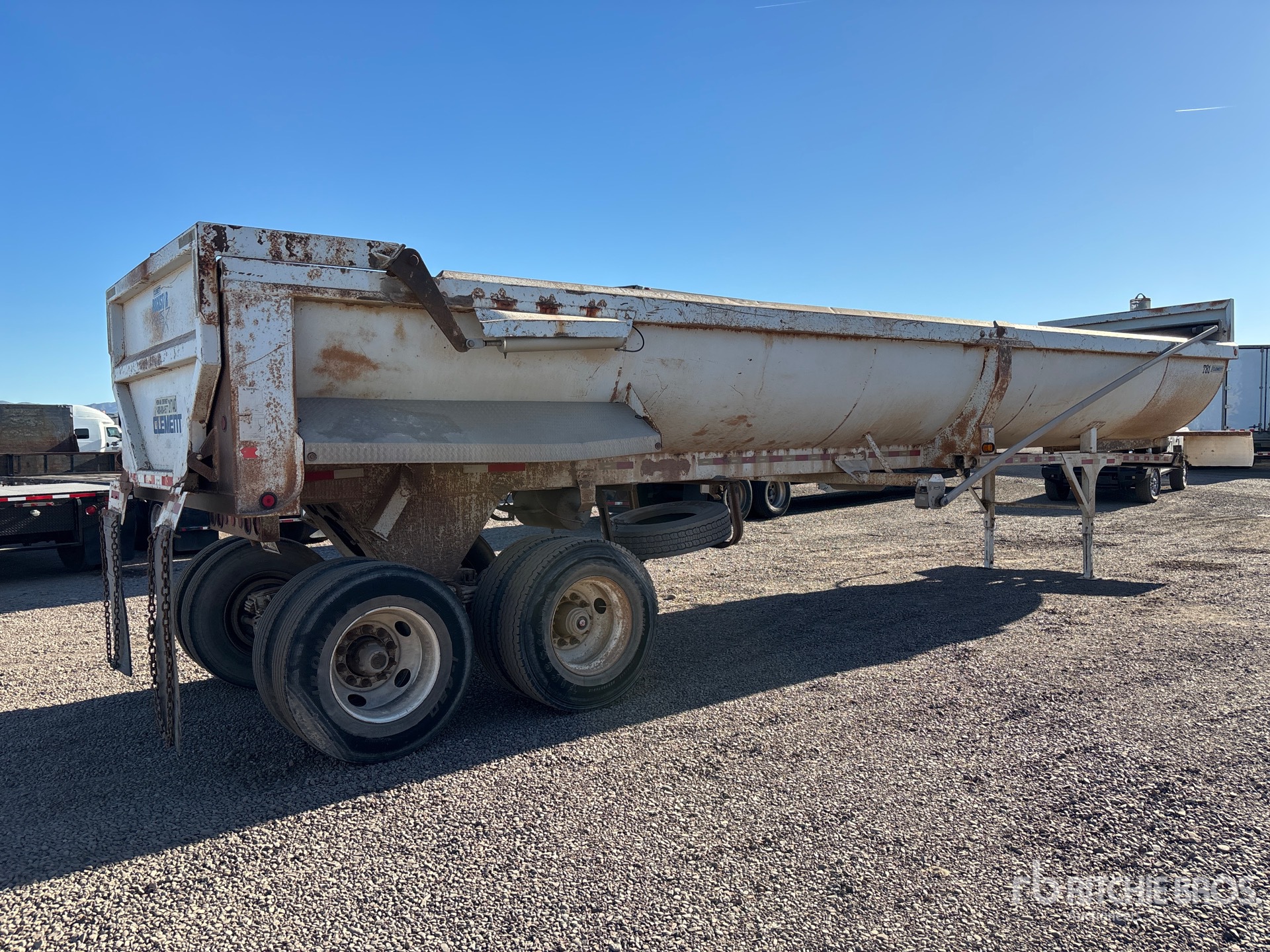 General Appearance with Foto, angolo anteriore sinistro