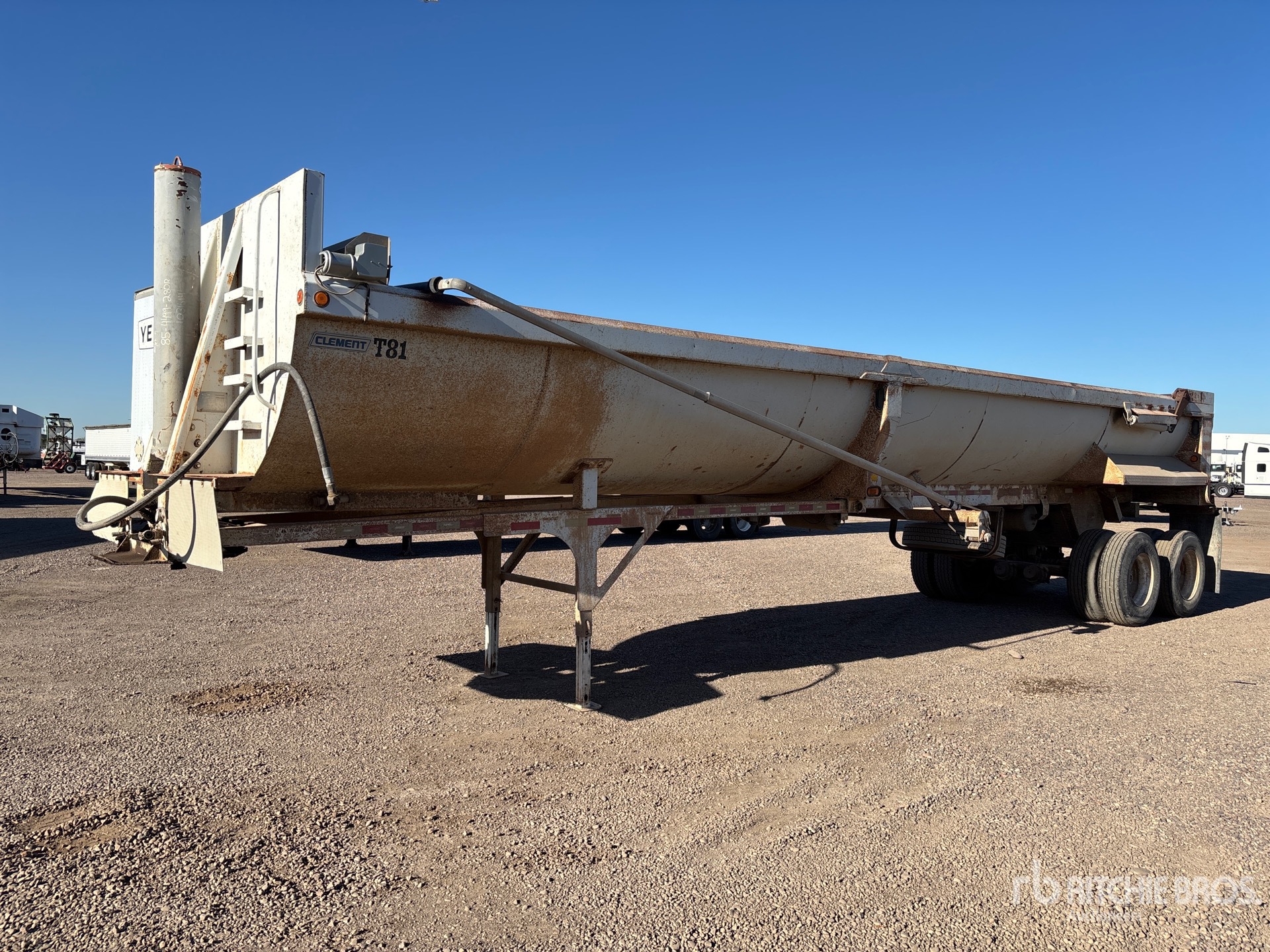 General Appearance with Foto, angolo anteriore sinistro