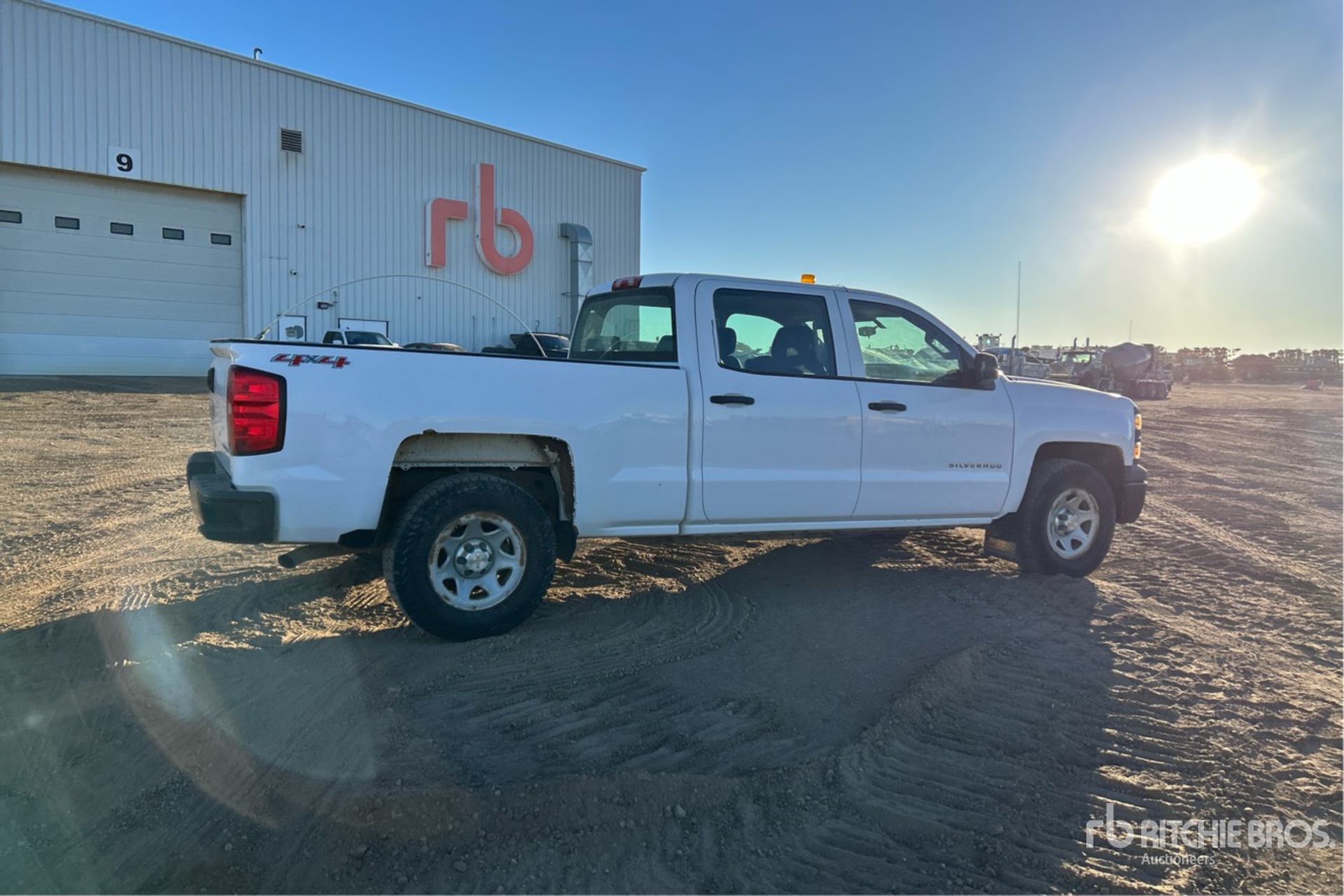 General Appearance with Picture, Right Rear Corner