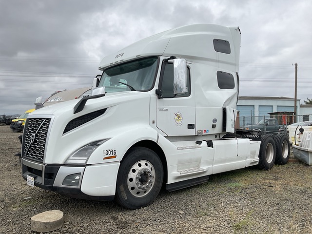 2022 Volvo VNL 6x4 T/A Sleeper Truck Tractor (Inoperable) 2022 Volvo VNL 6x4 T/A Sleeper Truck Tractor (Inoperable)