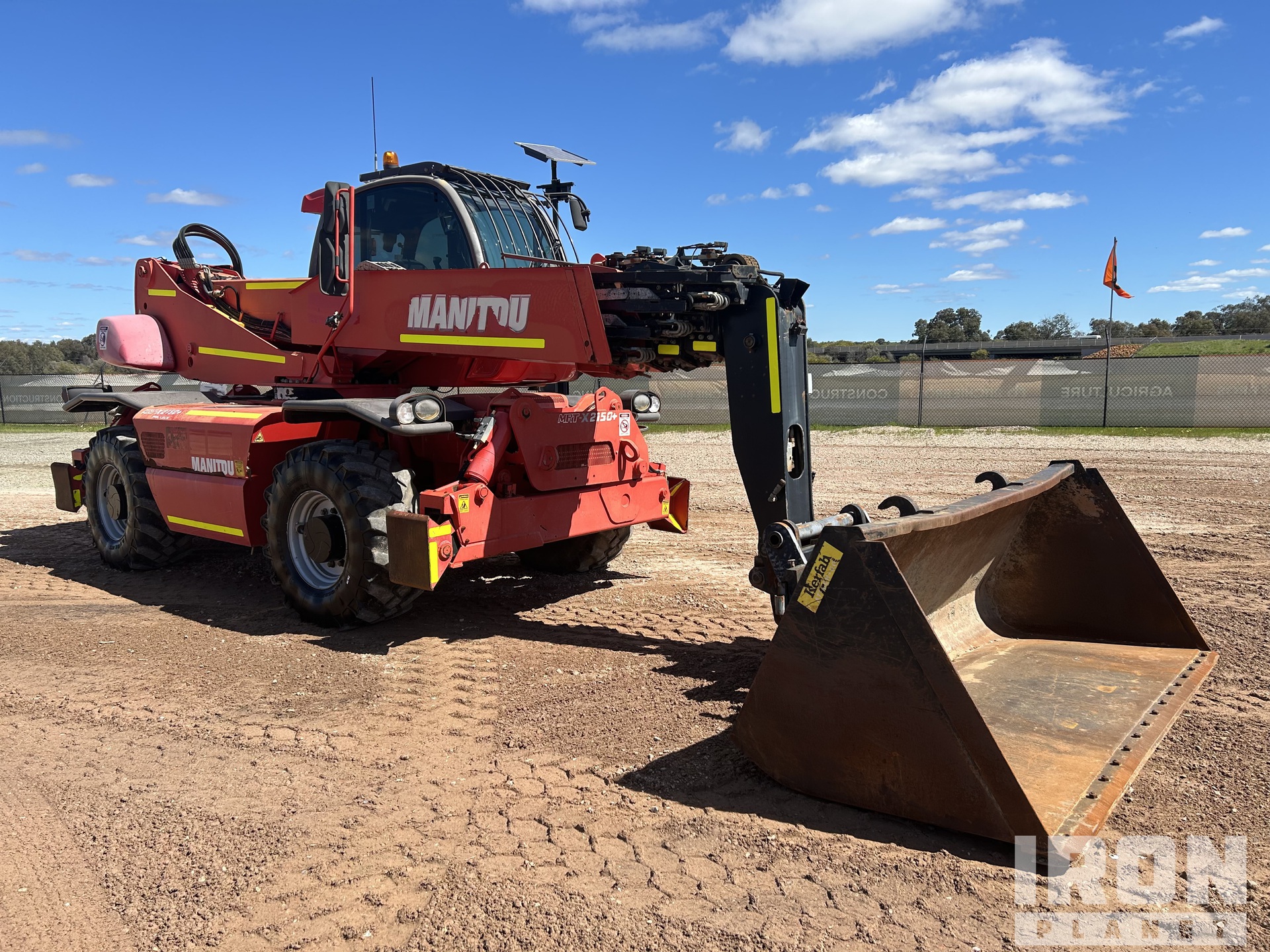 General Appearance with Foto, angolo anteriore destro