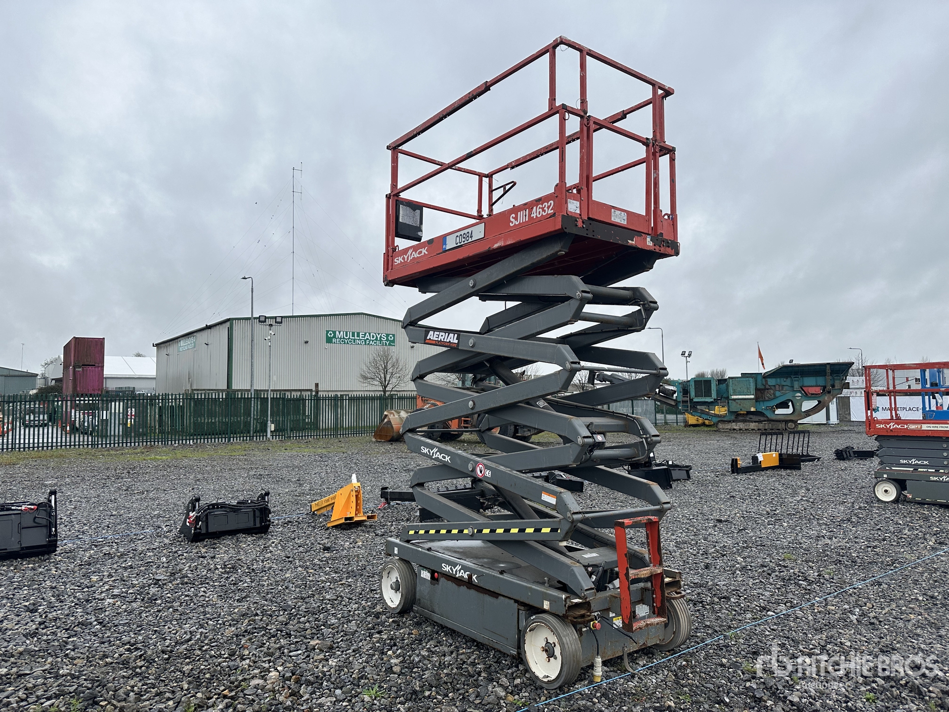 General Appearance with Featured Photo