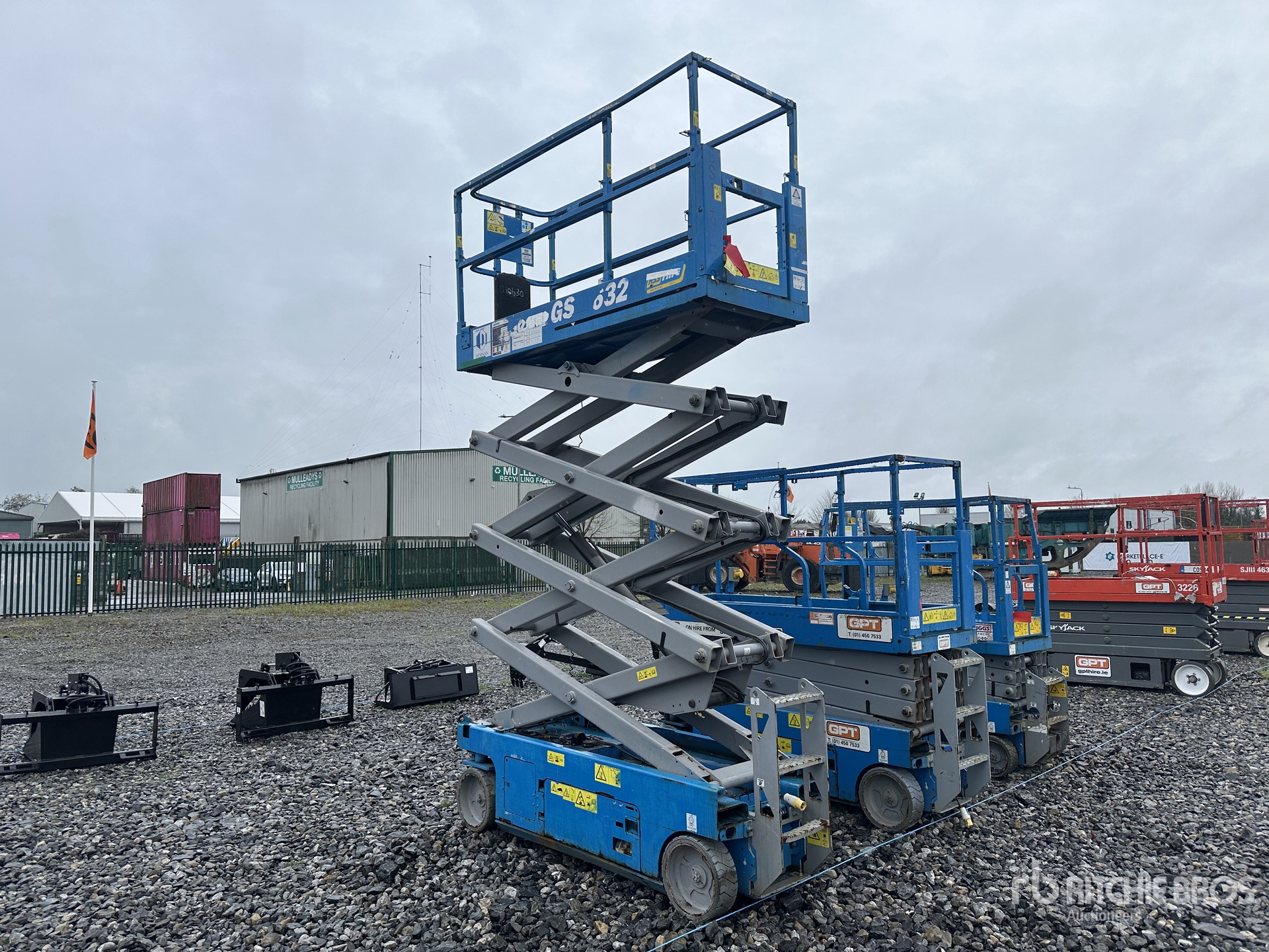 General Appearance with Featured Photo