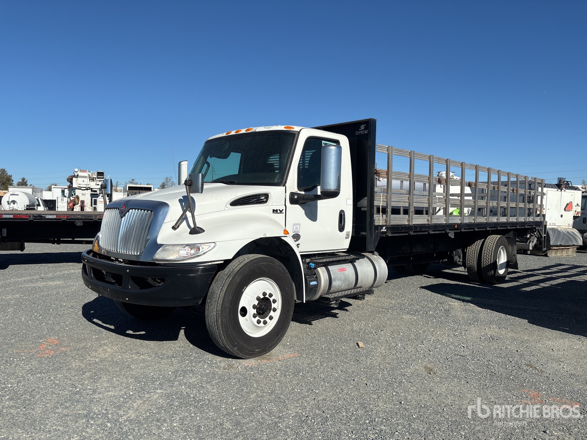 General Appearance with Foto, angolo anteriore sinistro