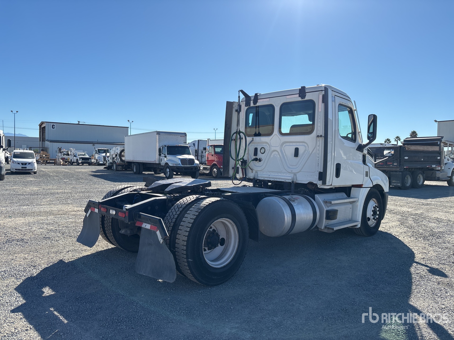 General Appearance with Imagen: esquina trasera derecha