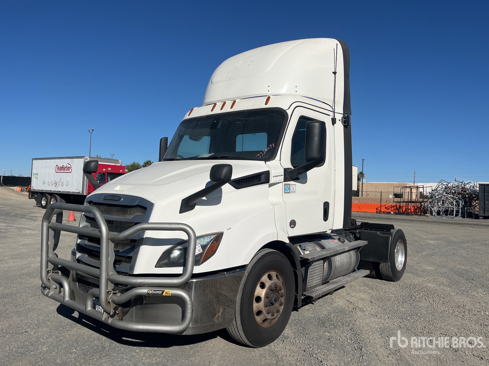 General Appearance with Foto, angolo anteriore sinistro