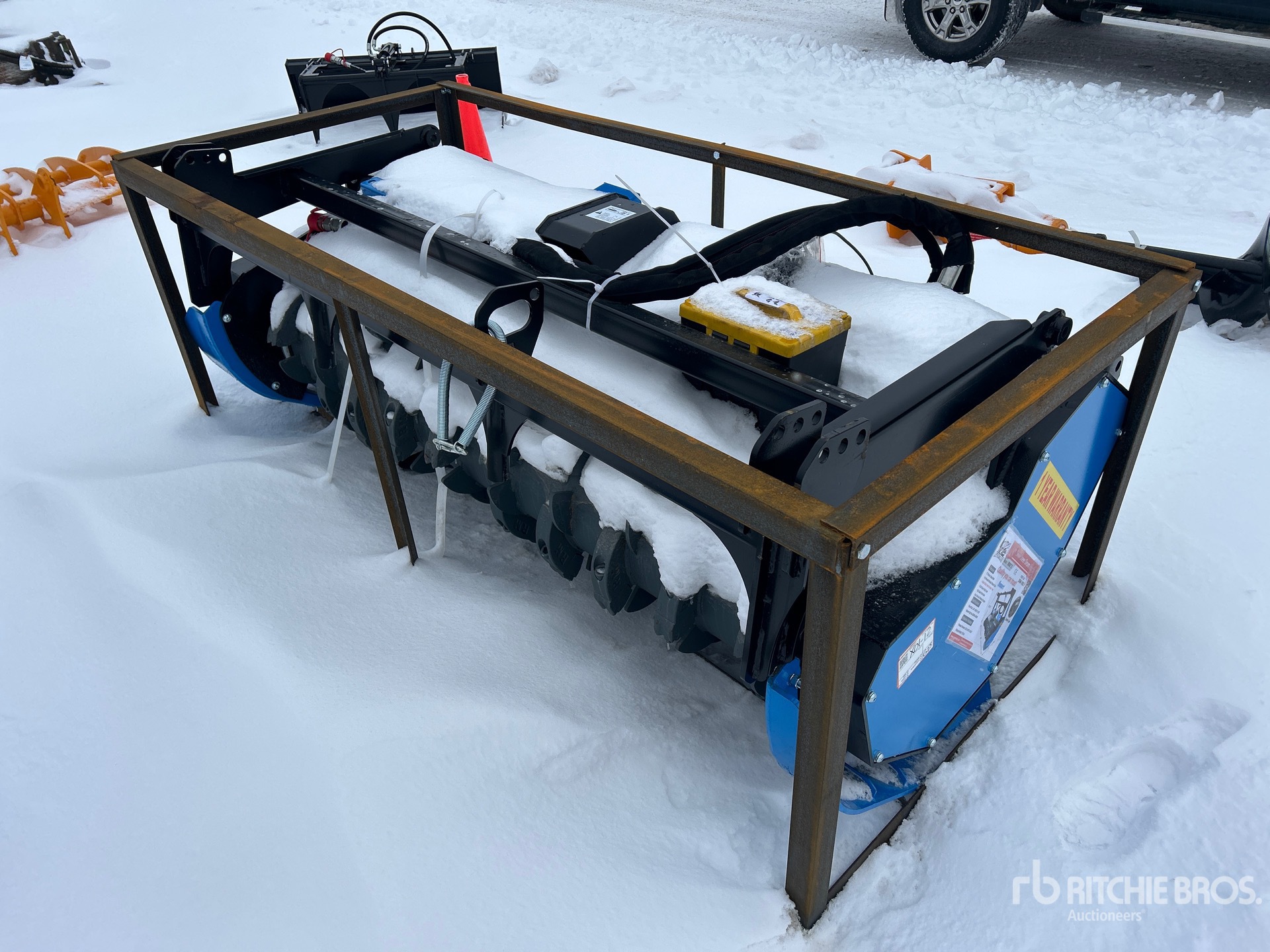 General Appearance with Bild, Ecke vorne links