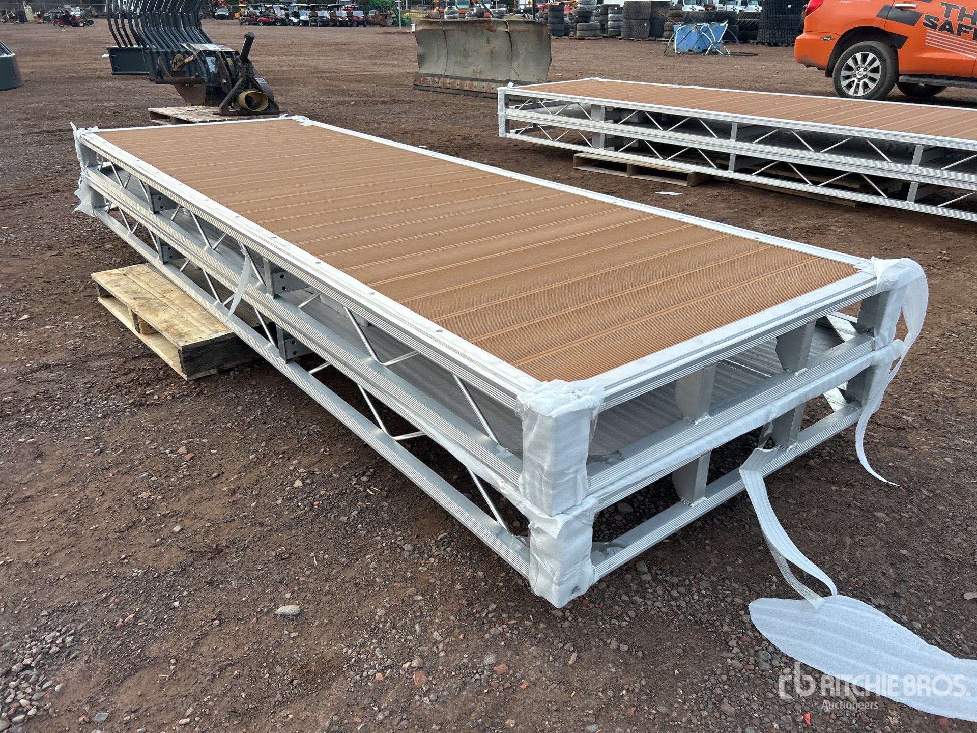 General Appearance with Foto, angolo anteriore sinistro