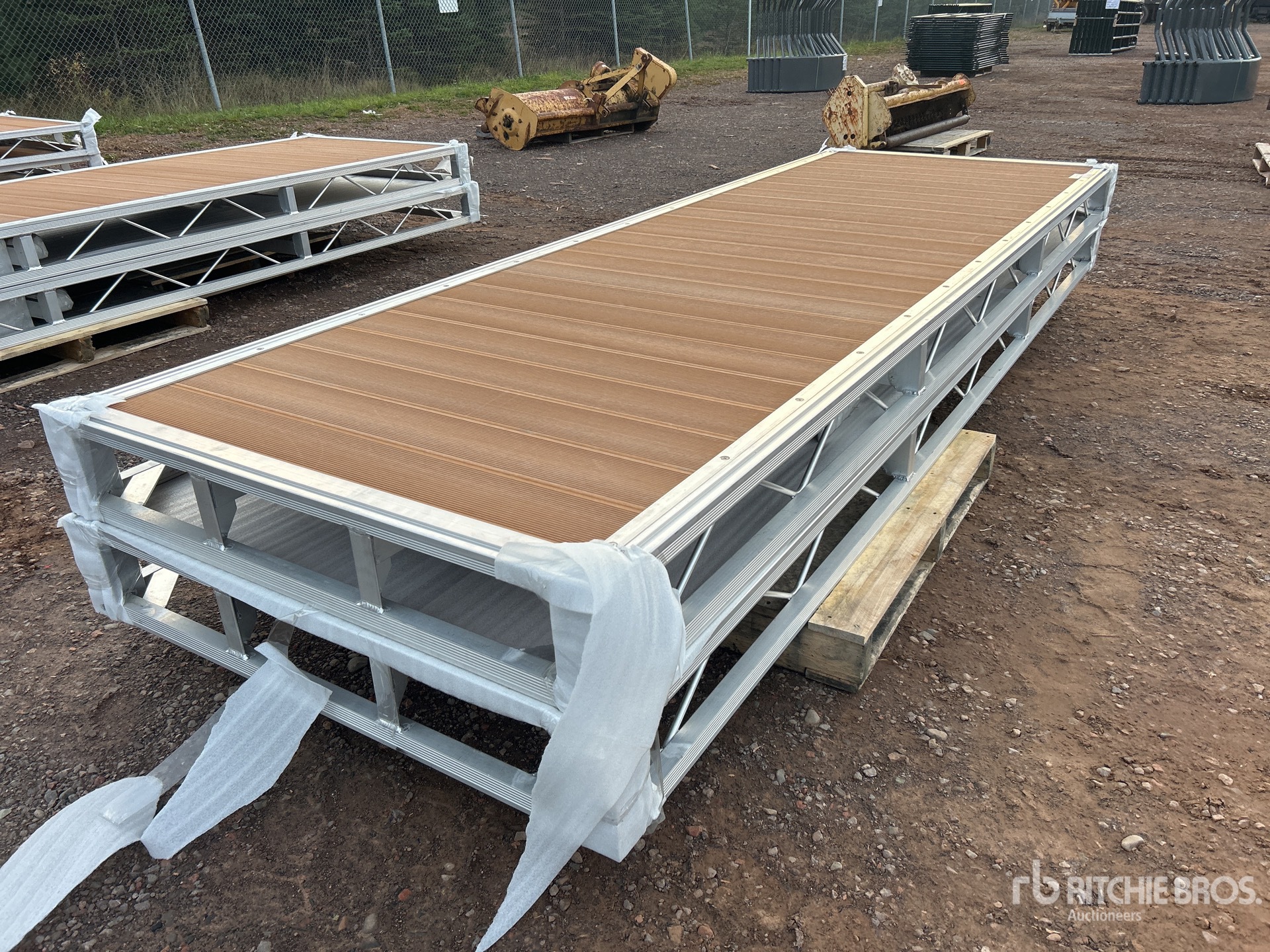 General Appearance with Foto, angolo anteriore destro