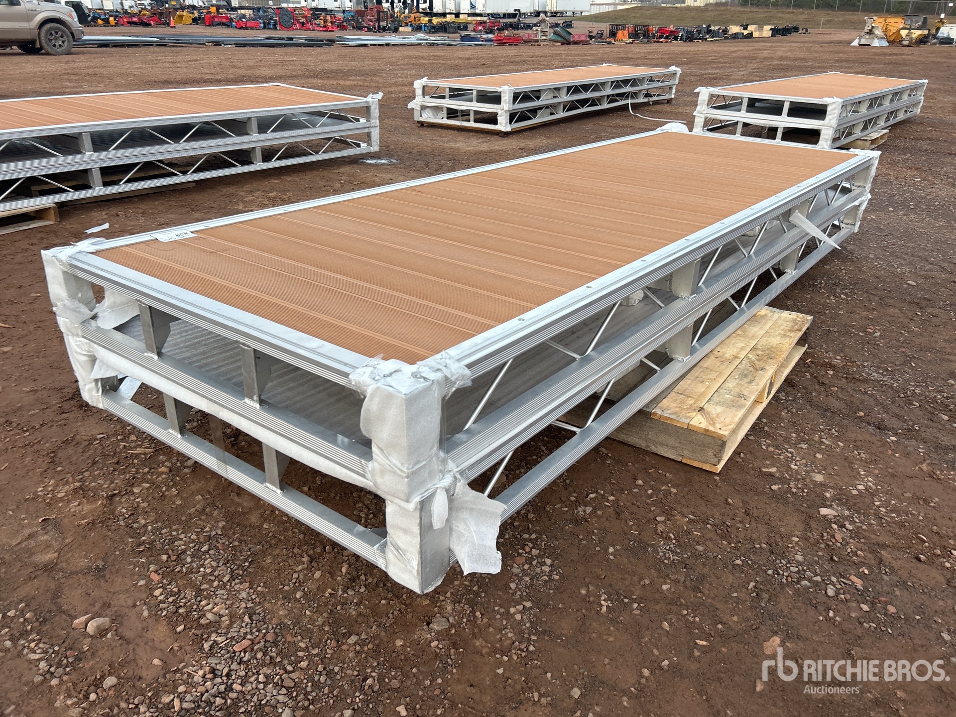 General Appearance with Foto, angolo posteriore sinistro