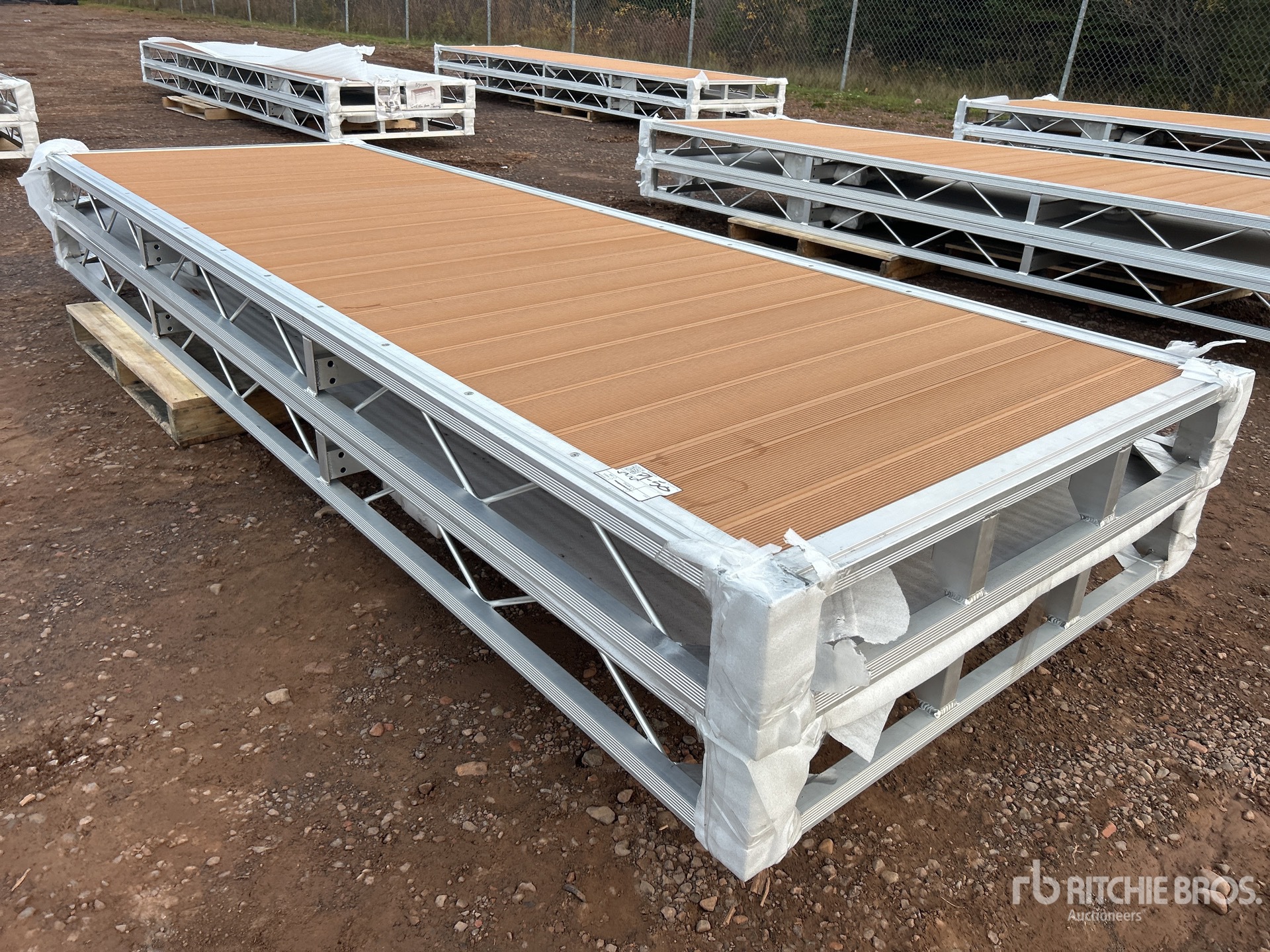 General Appearance with Foto, angolo anteriore sinistro