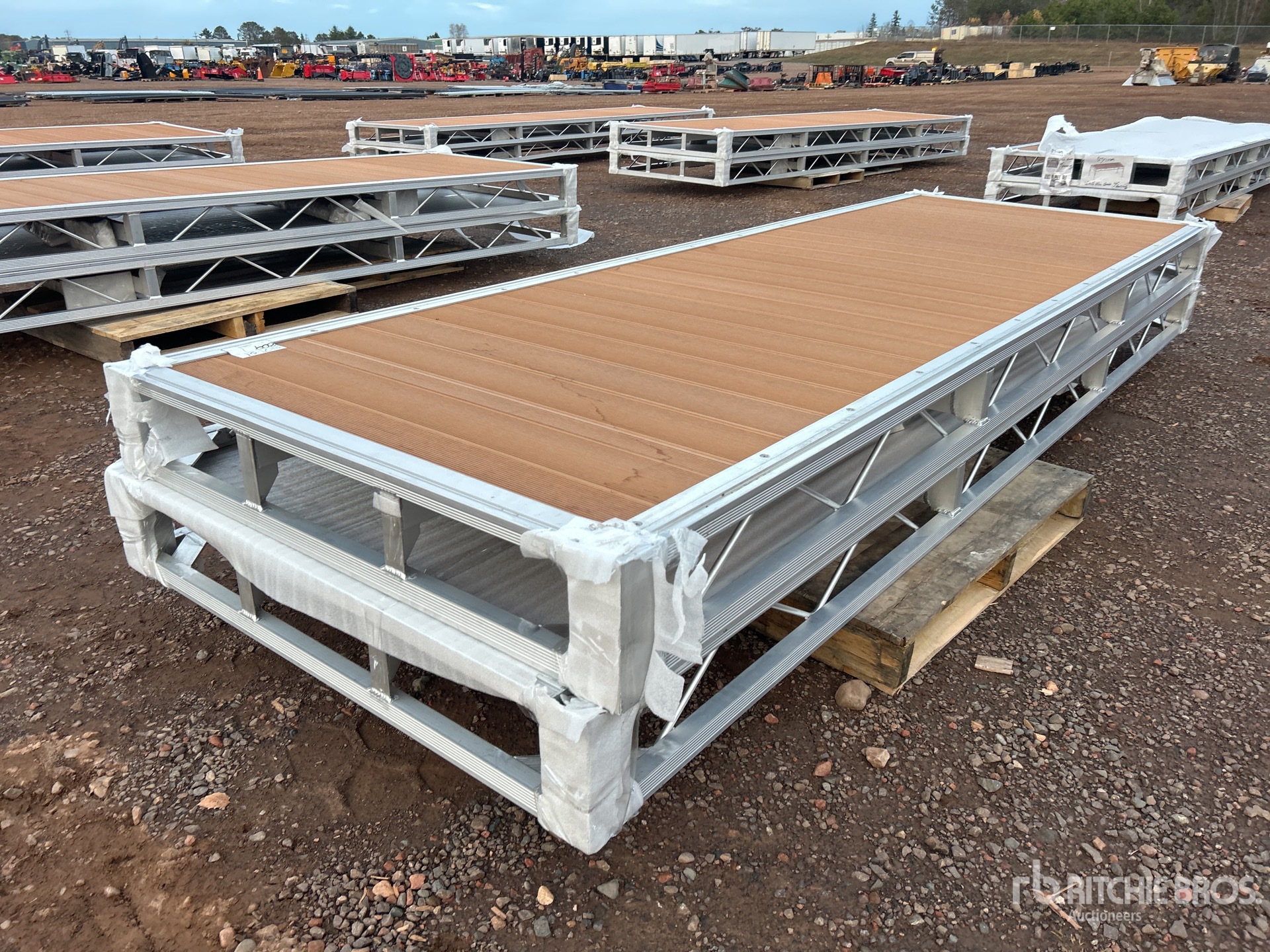 General Appearance with Foto, angolo posteriore sinistro