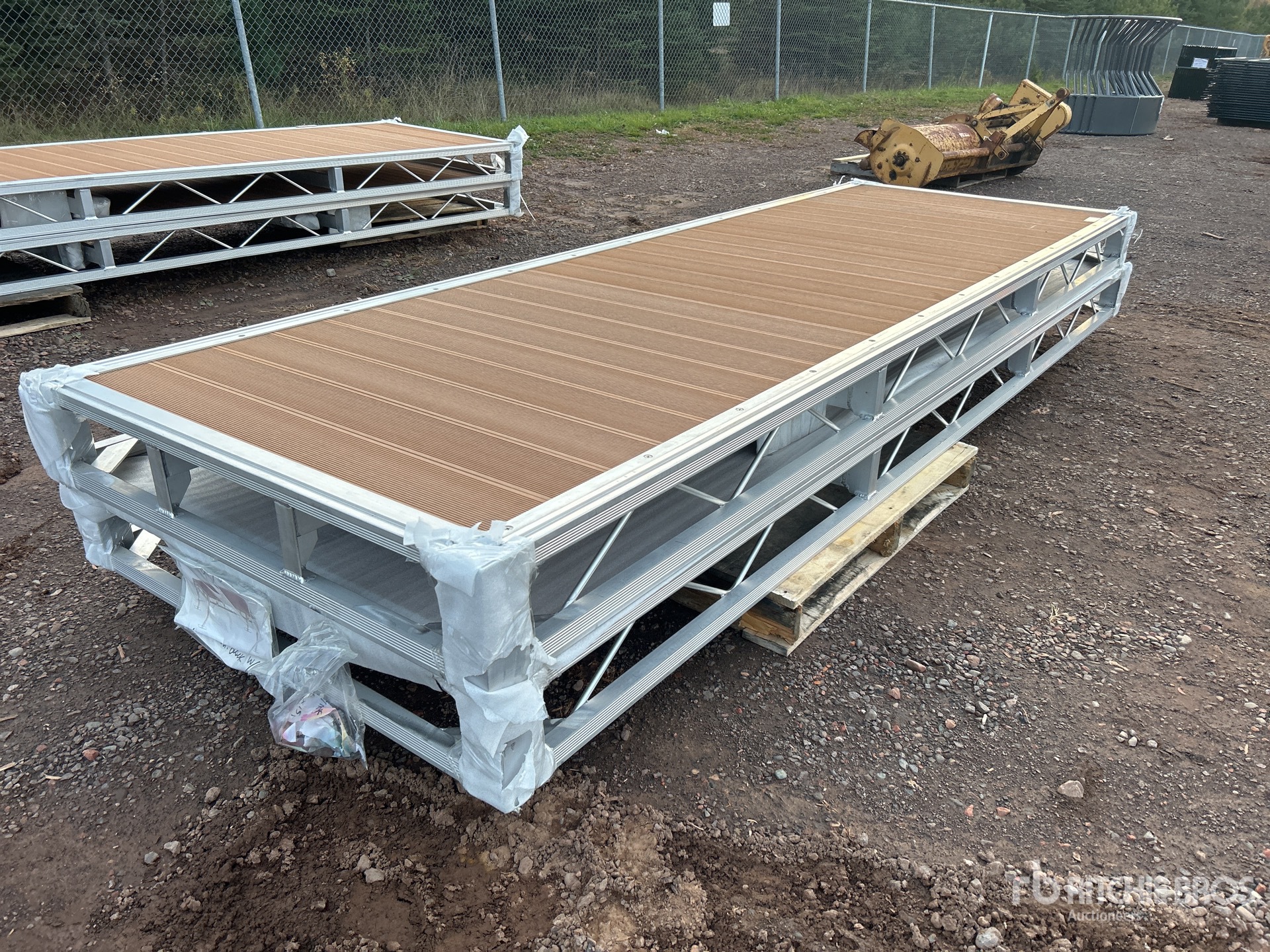 General Appearance with Foto, angolo anteriore destro