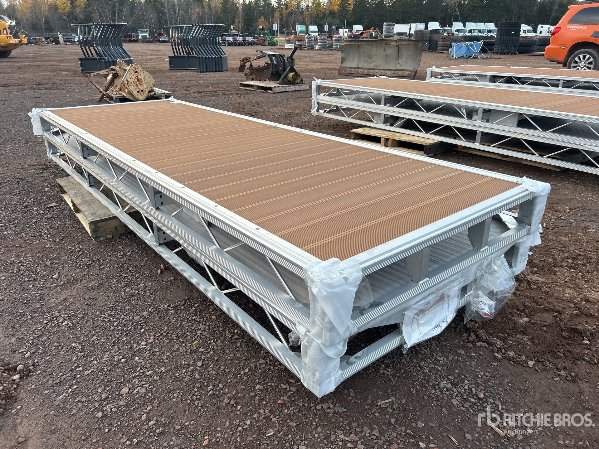 General Appearance with Foto, angolo anteriore sinistro