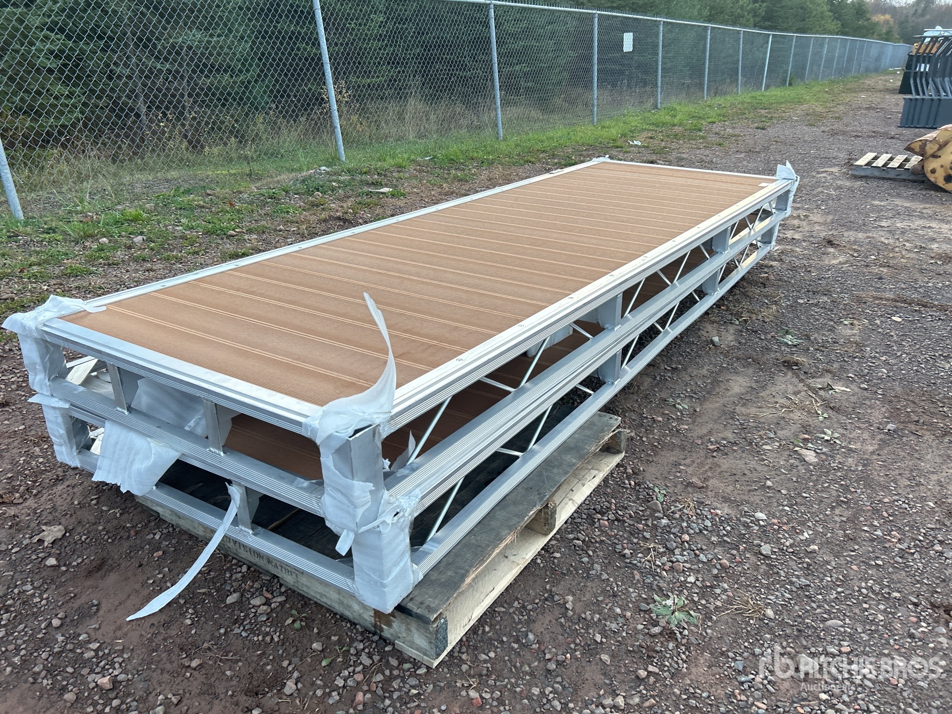 General Appearance with Foto, angolo anteriore destro